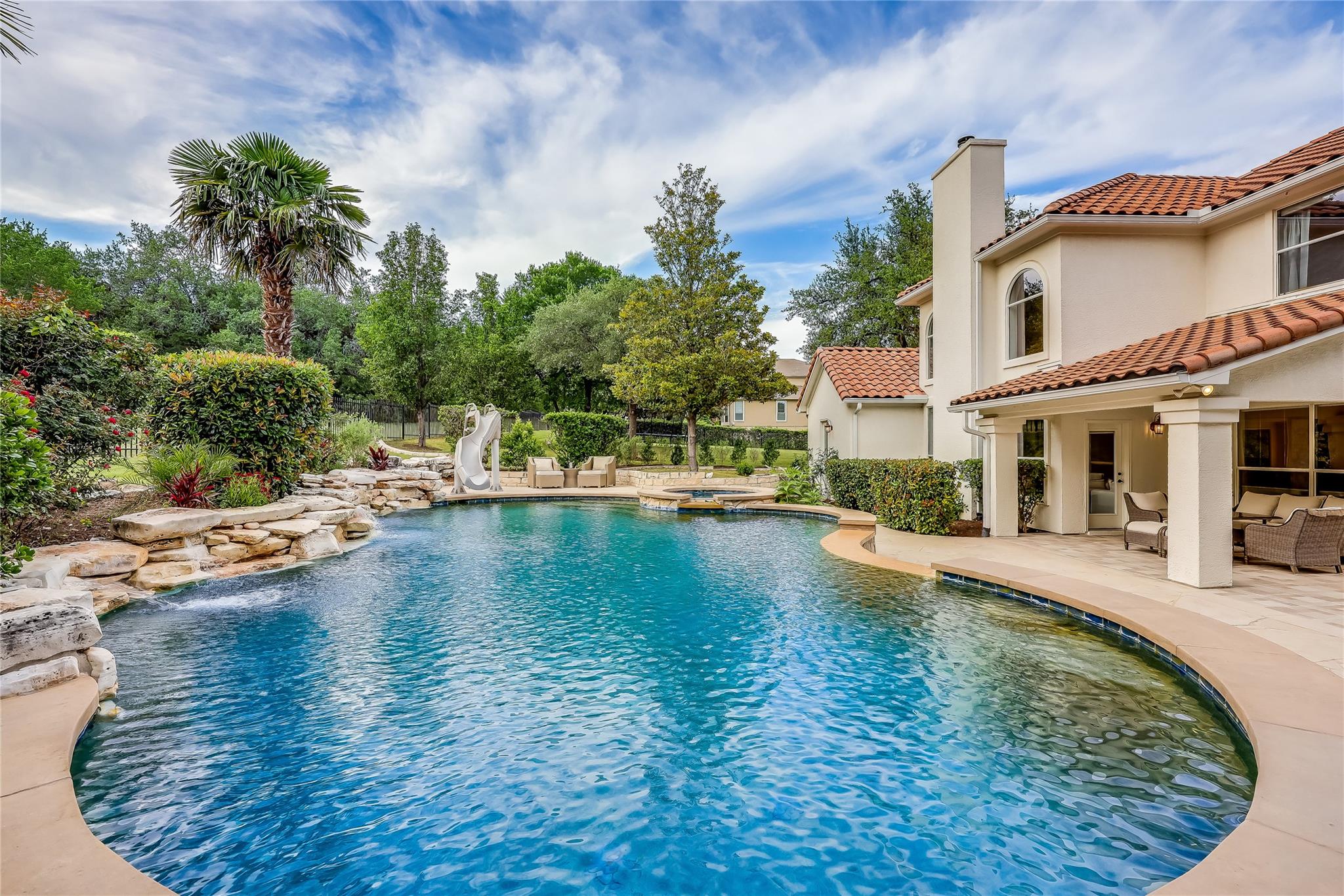 2116 Demona Dr, Austin, TX 78733