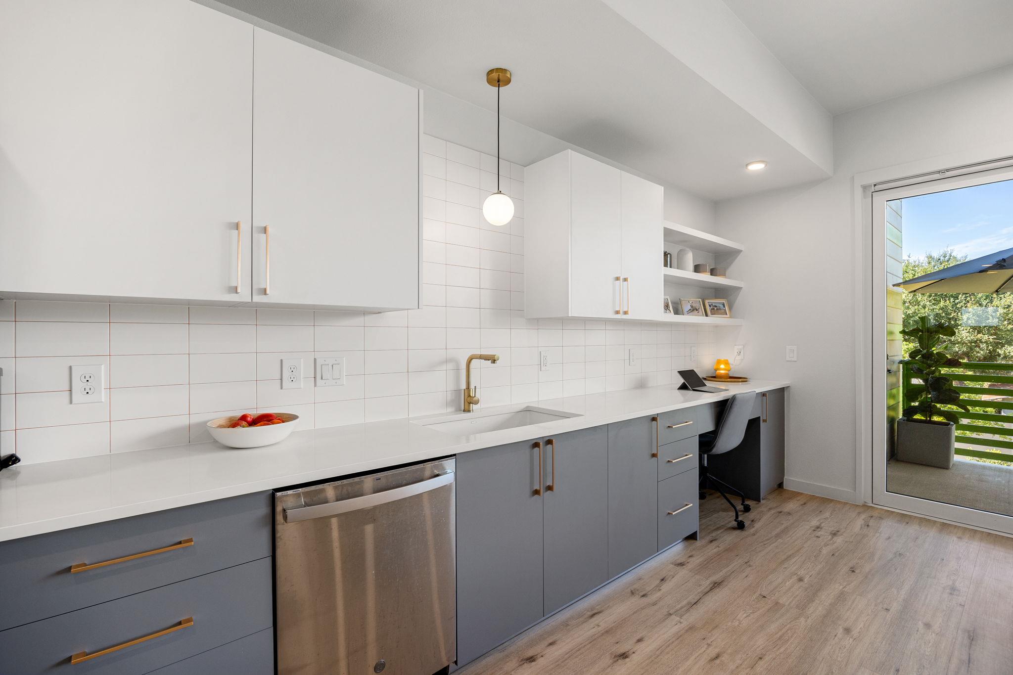 4004 Banister Ln # 215, Austin, TX 78704