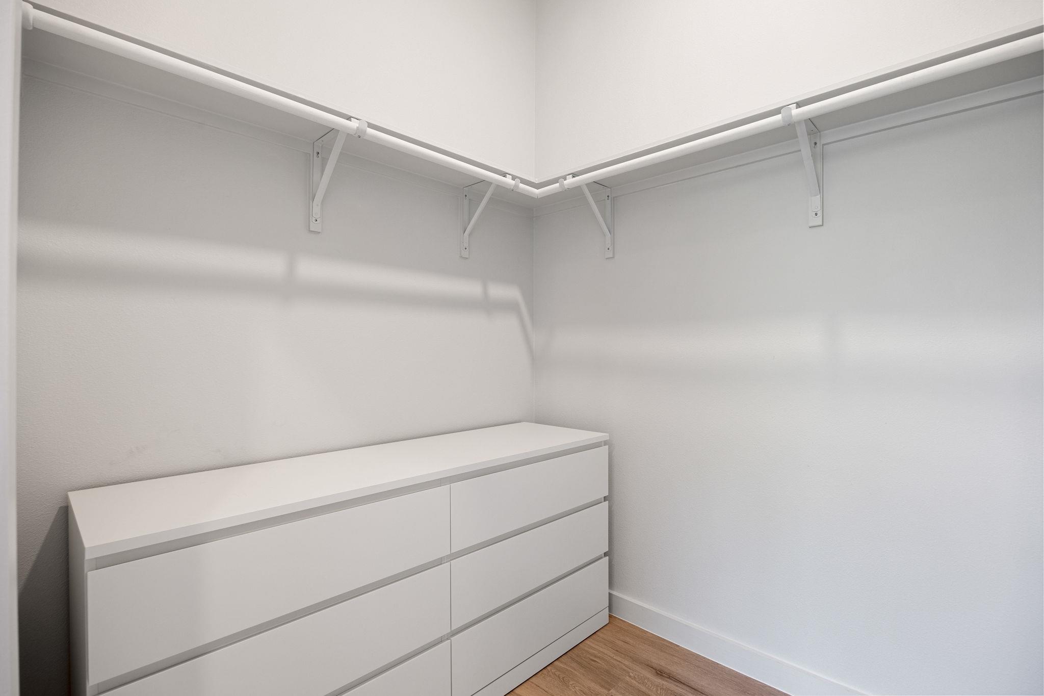 4004 Banister Ln # 215, Austin, TX 78704