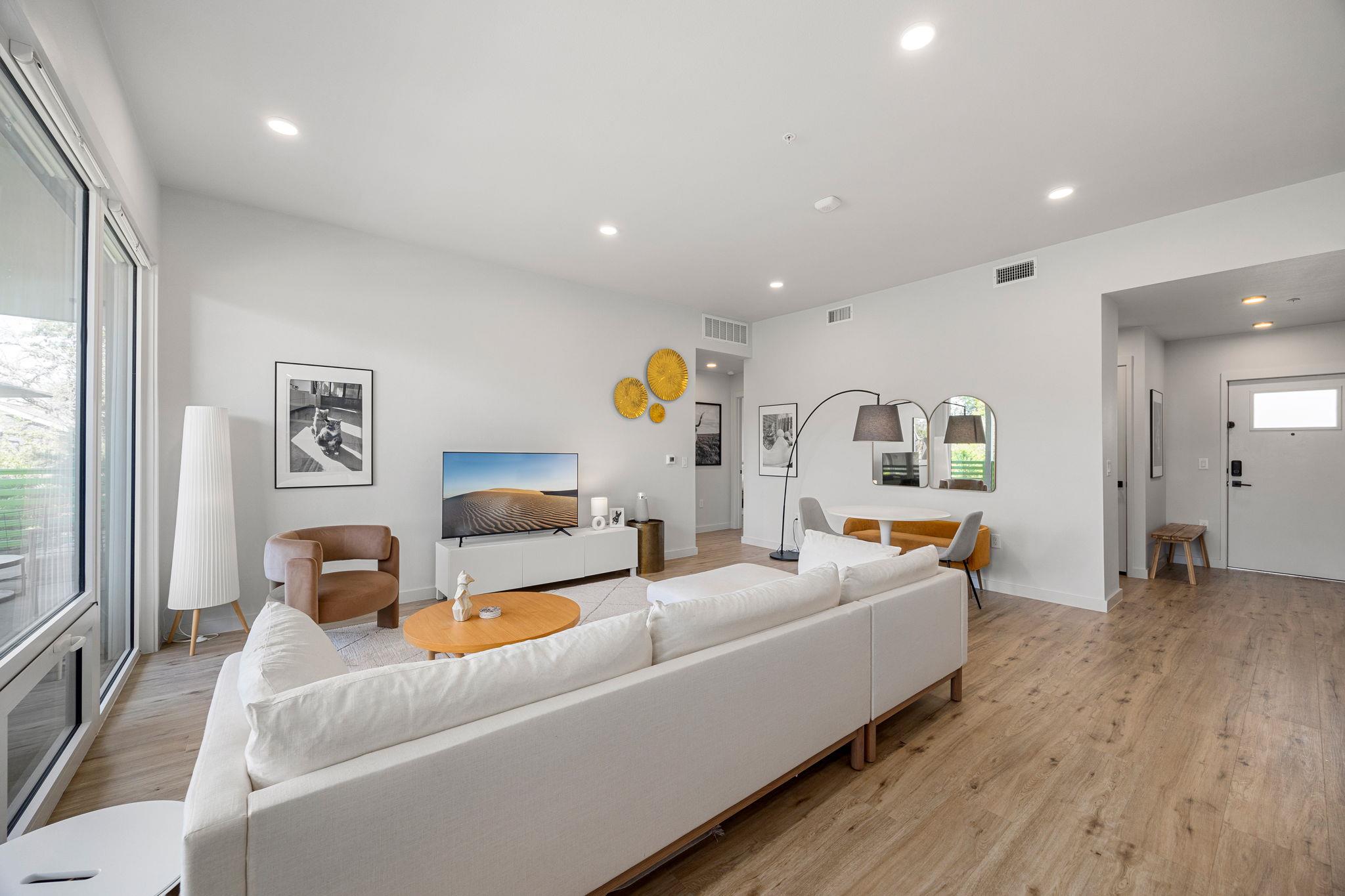 4004 Banister Ln # 215, Austin, TX 78704