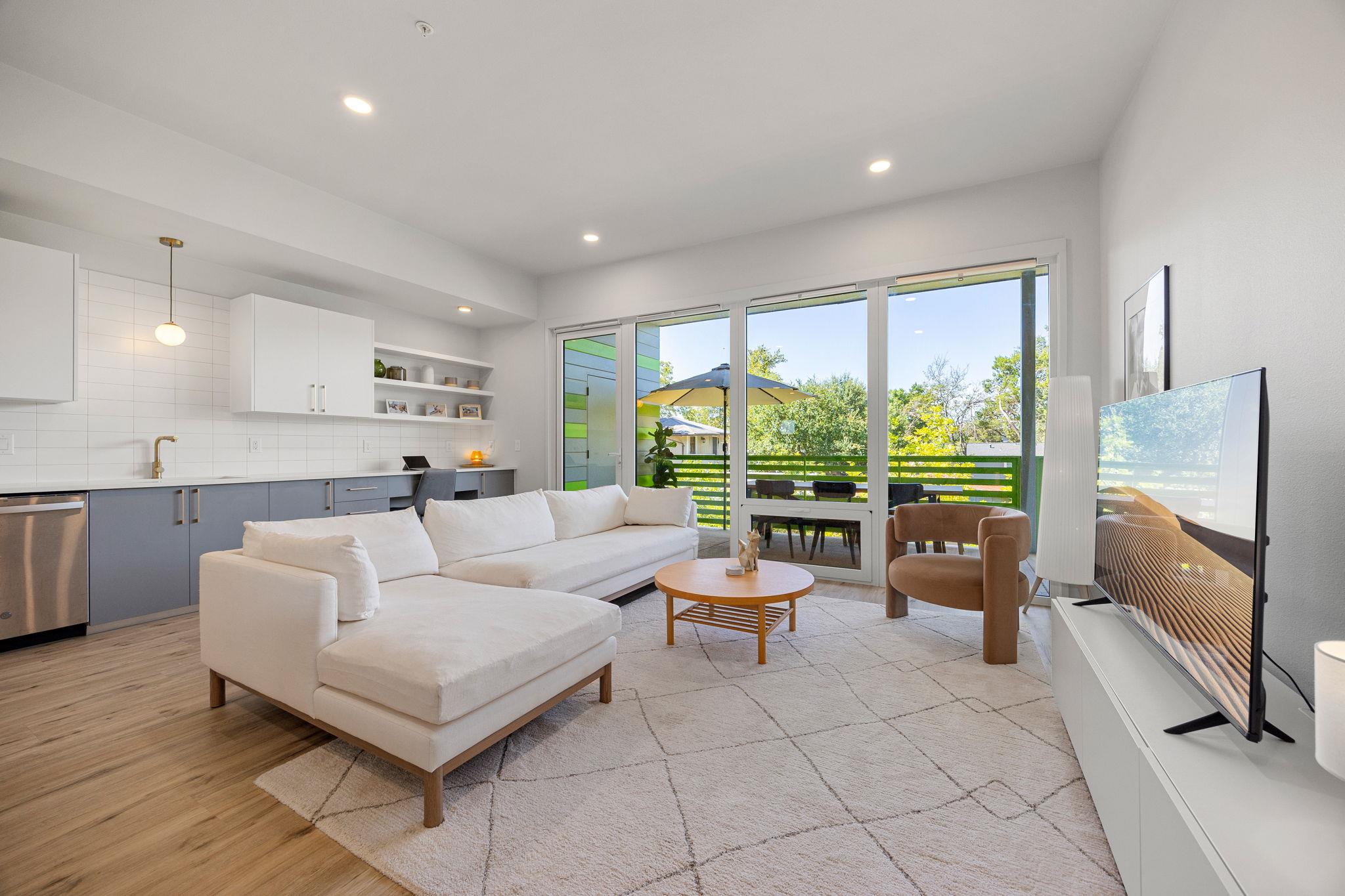 4004 Banister Ln # 215, Austin, TX 78704