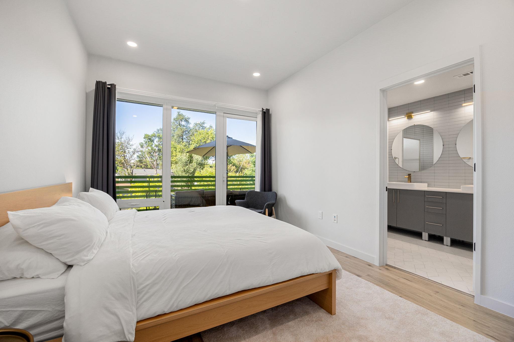 4004 Banister Ln # 215, Austin, TX 78704