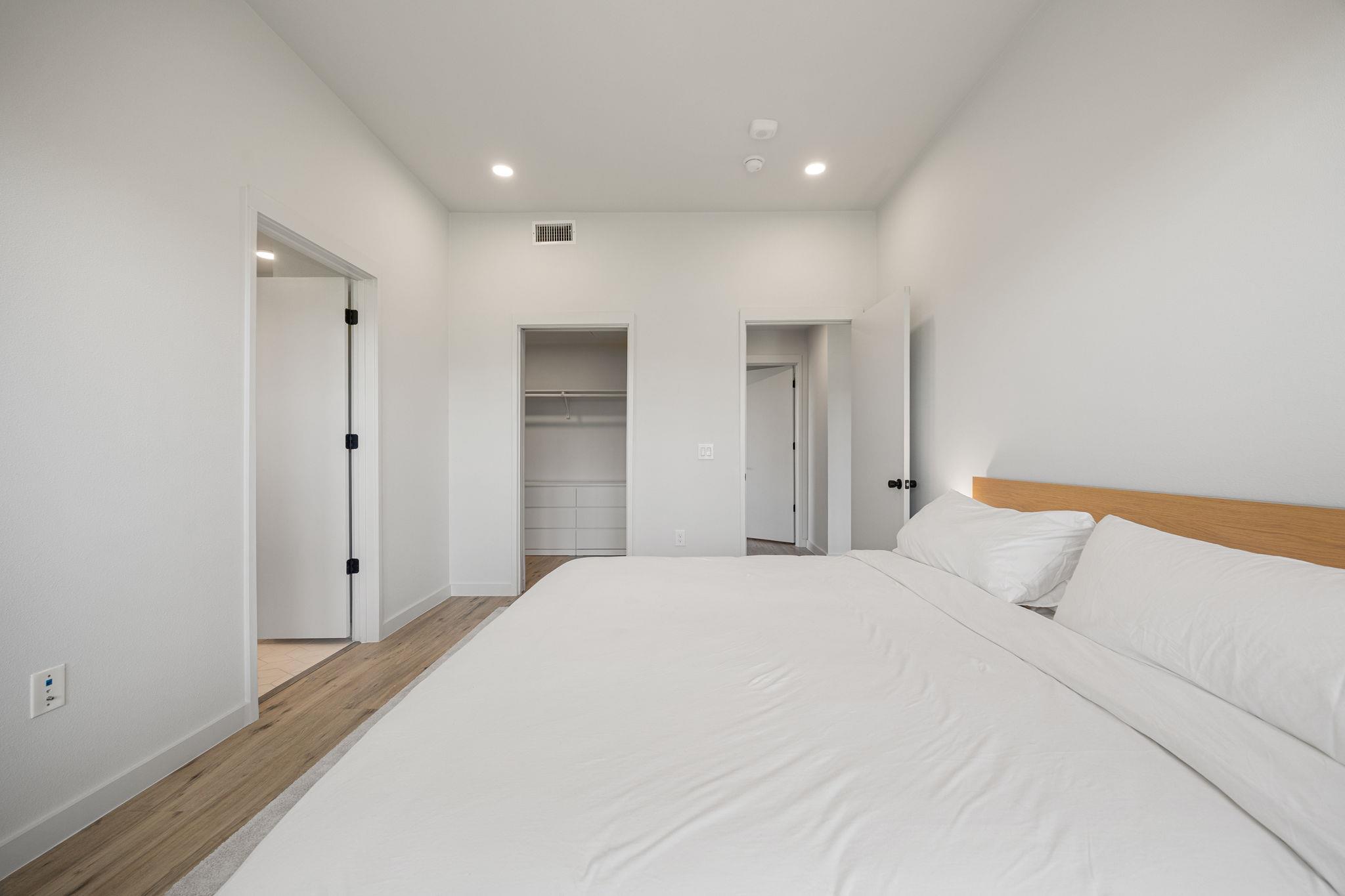 4004 Banister Ln # 215, Austin, TX 78704