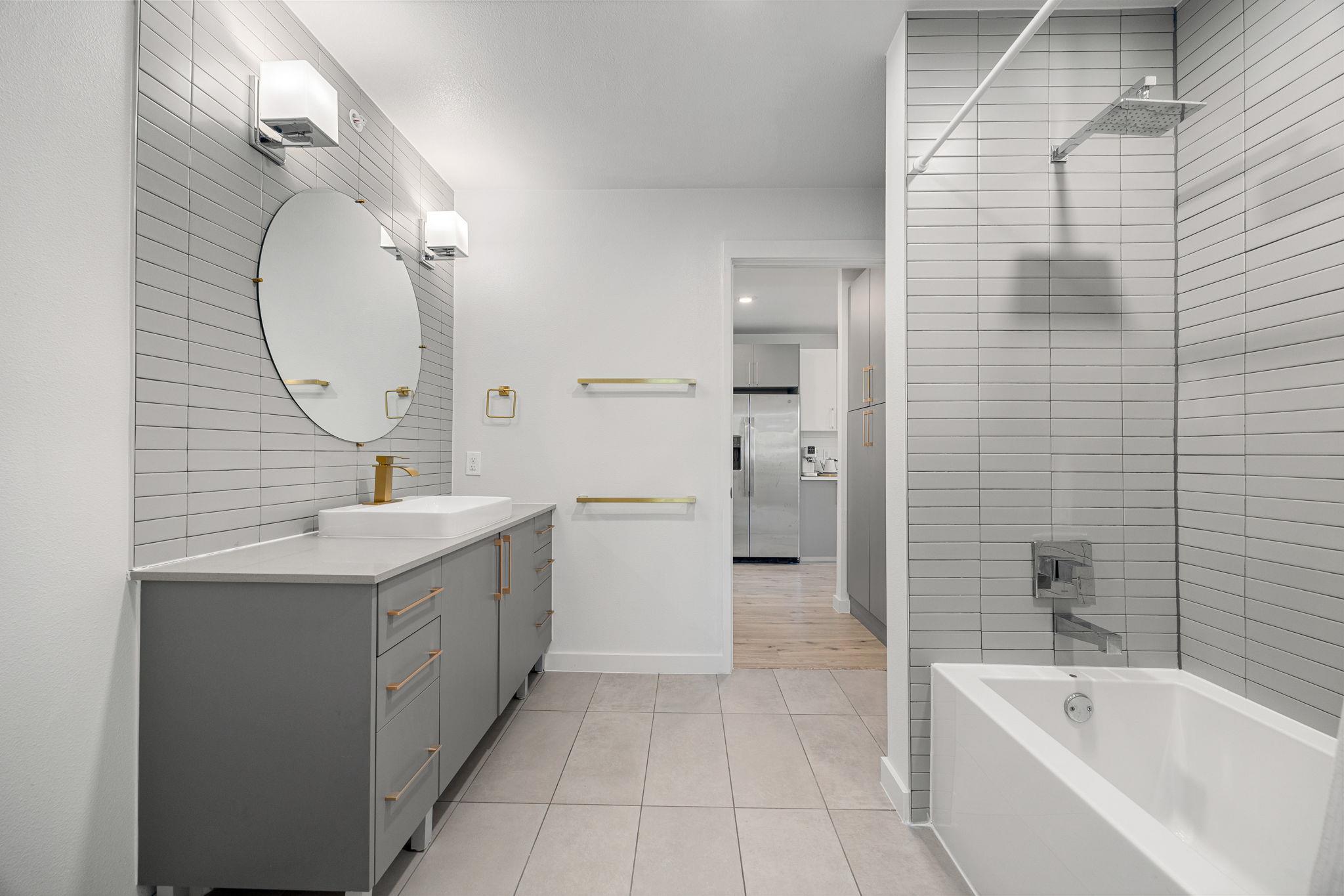 4004 Banister Ln # 215, Austin, TX 78704