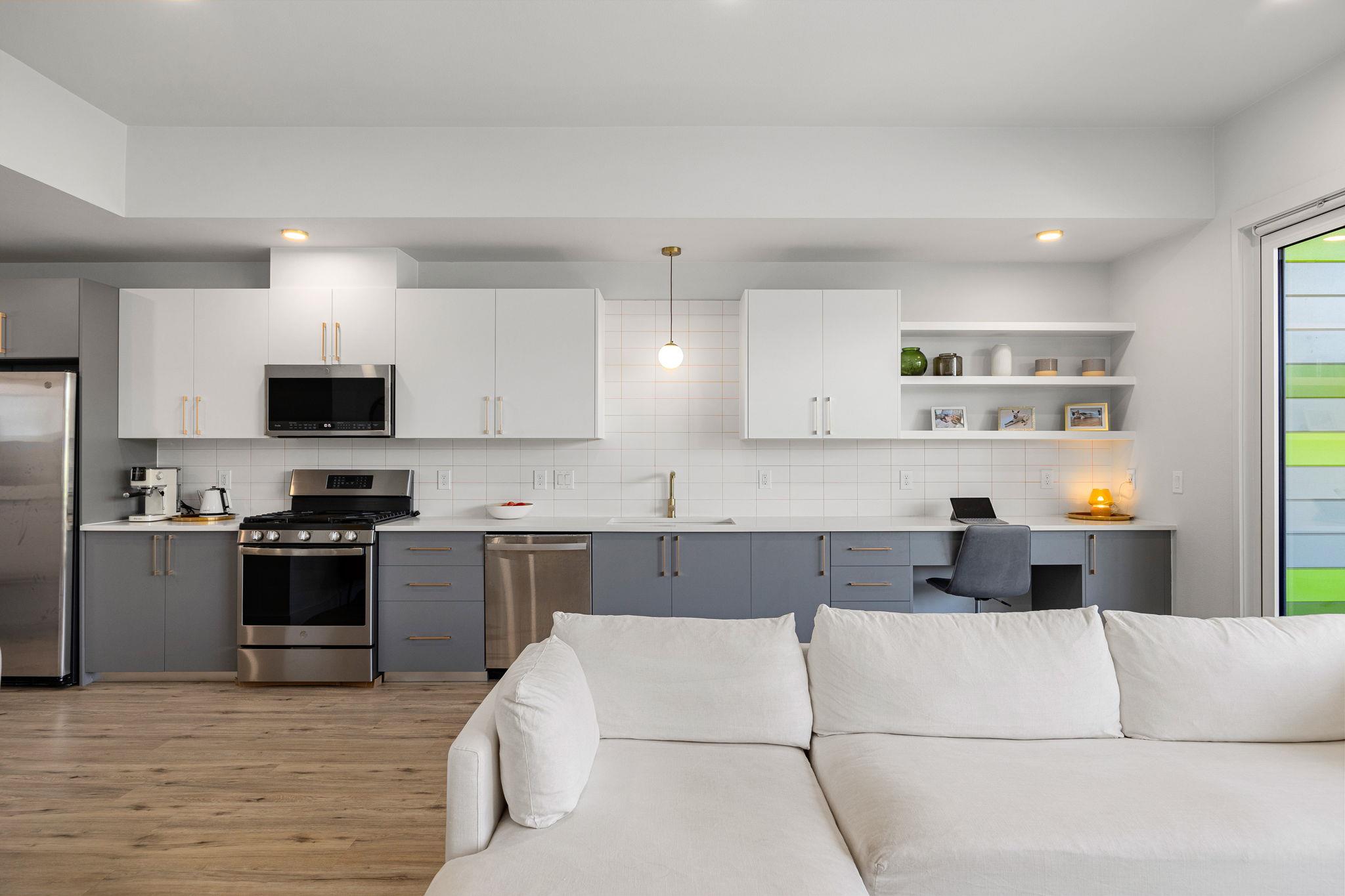 4004 Banister Ln # 215, Austin, TX 78704