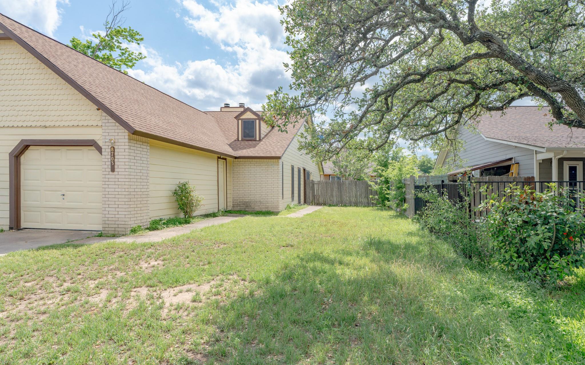 8703 Clearbrook Trl, Austin, TX 78729