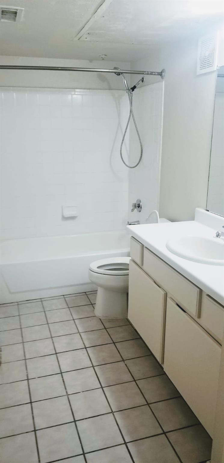 501 W 26th St # 327, Austin, TX 78705