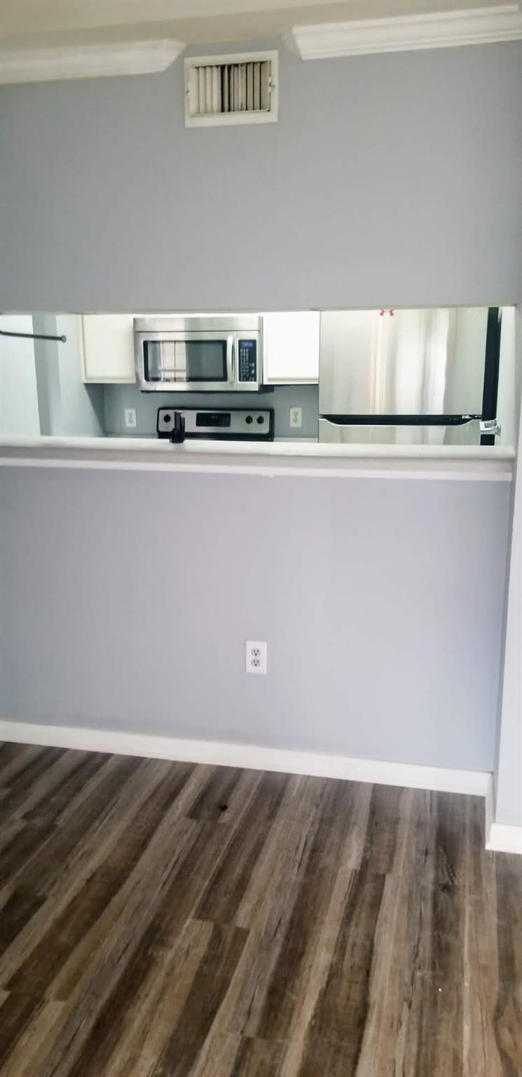 501 W 26th St # 327, Austin, TX 78705