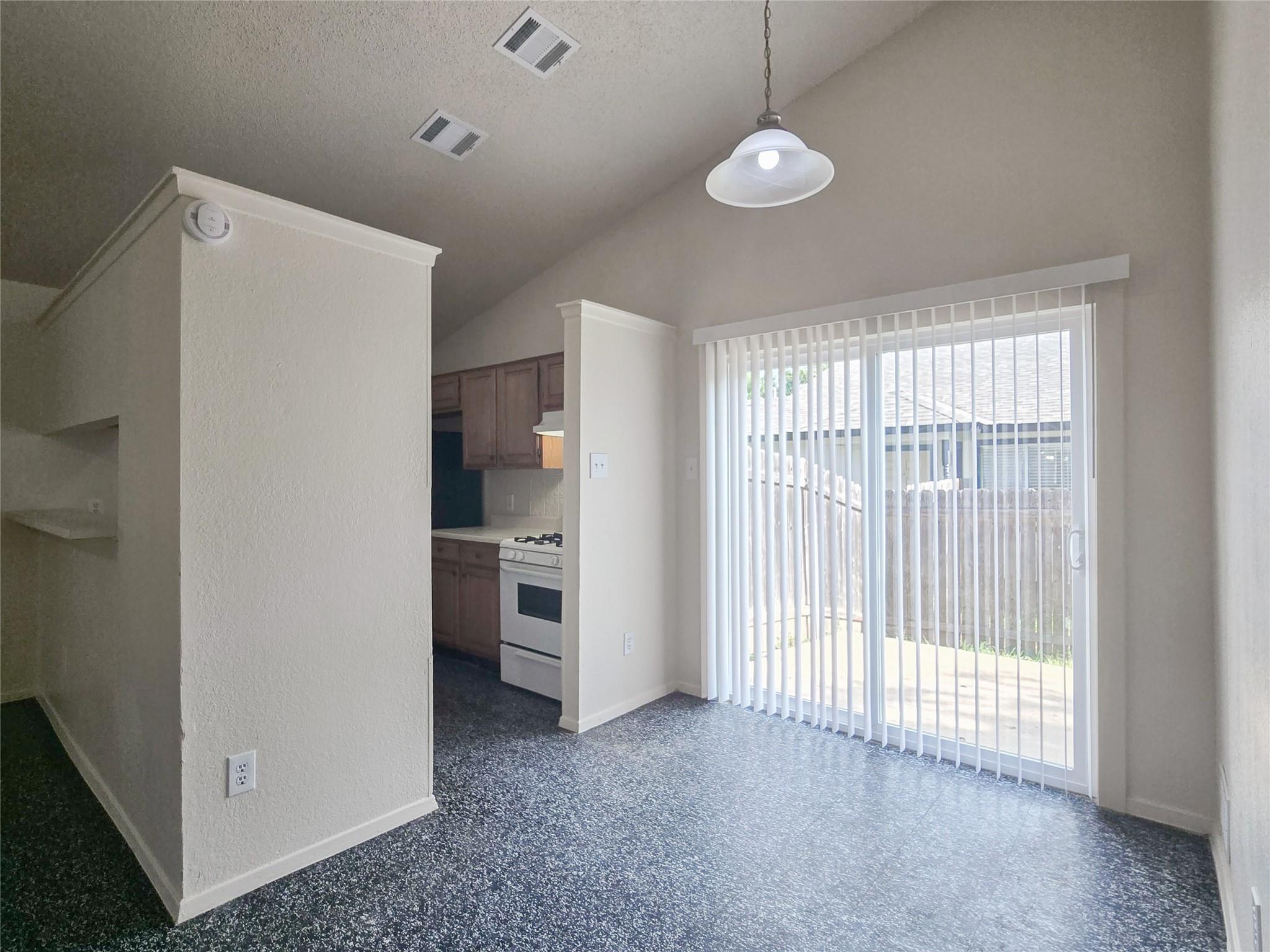 626 Greenlawn Blvd, Round Rock, TX 78664