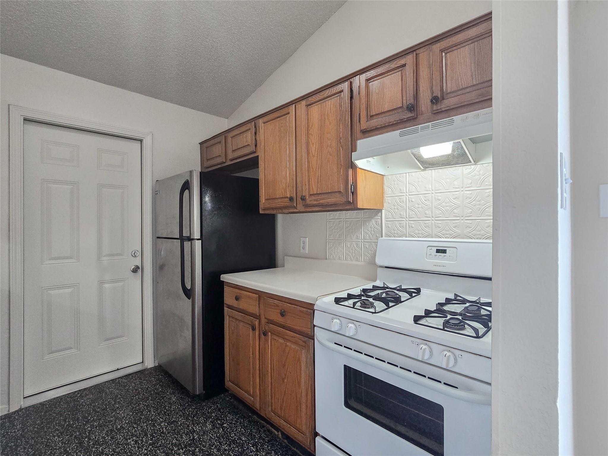 626 Greenlawn Blvd, Round Rock, TX 78664