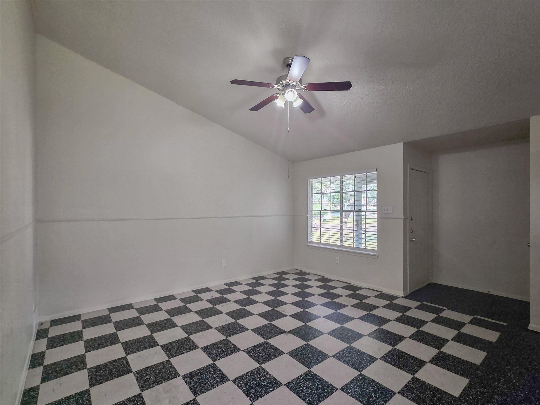 626 Greenlawn Blvd, Round Rock, TX 78664