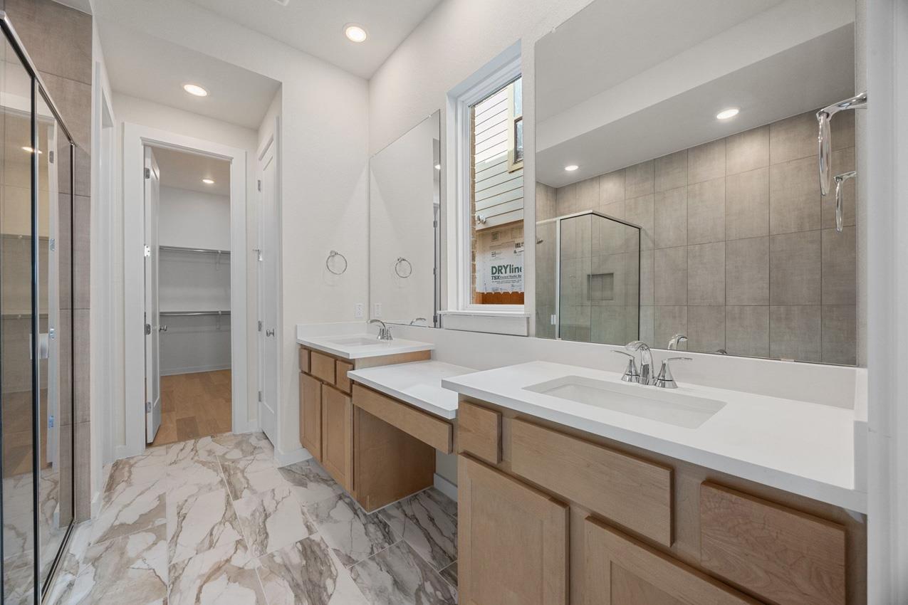 124 Top View Dr, Liberty Hill, TX 78642