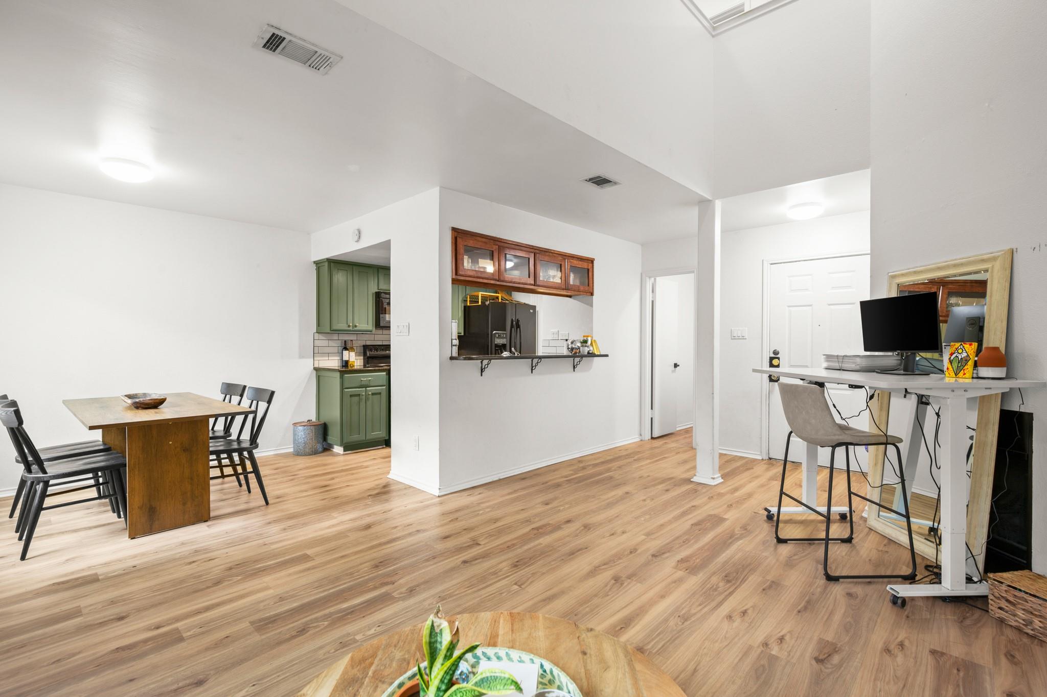 512 Eberhart Ln # 1403, Austin, TX 78745