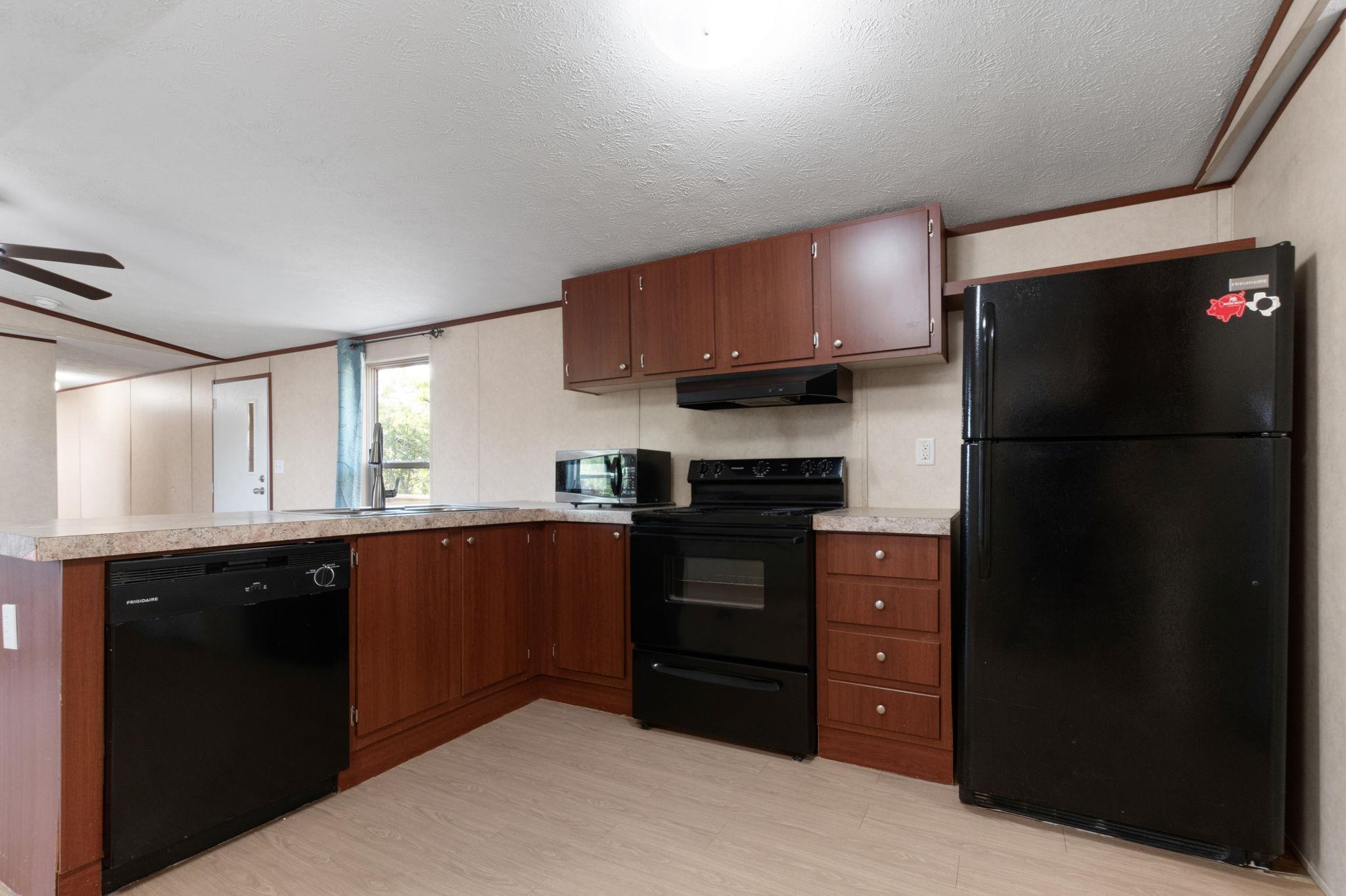 3451 Gardenia St, Kingsland, TX 78639