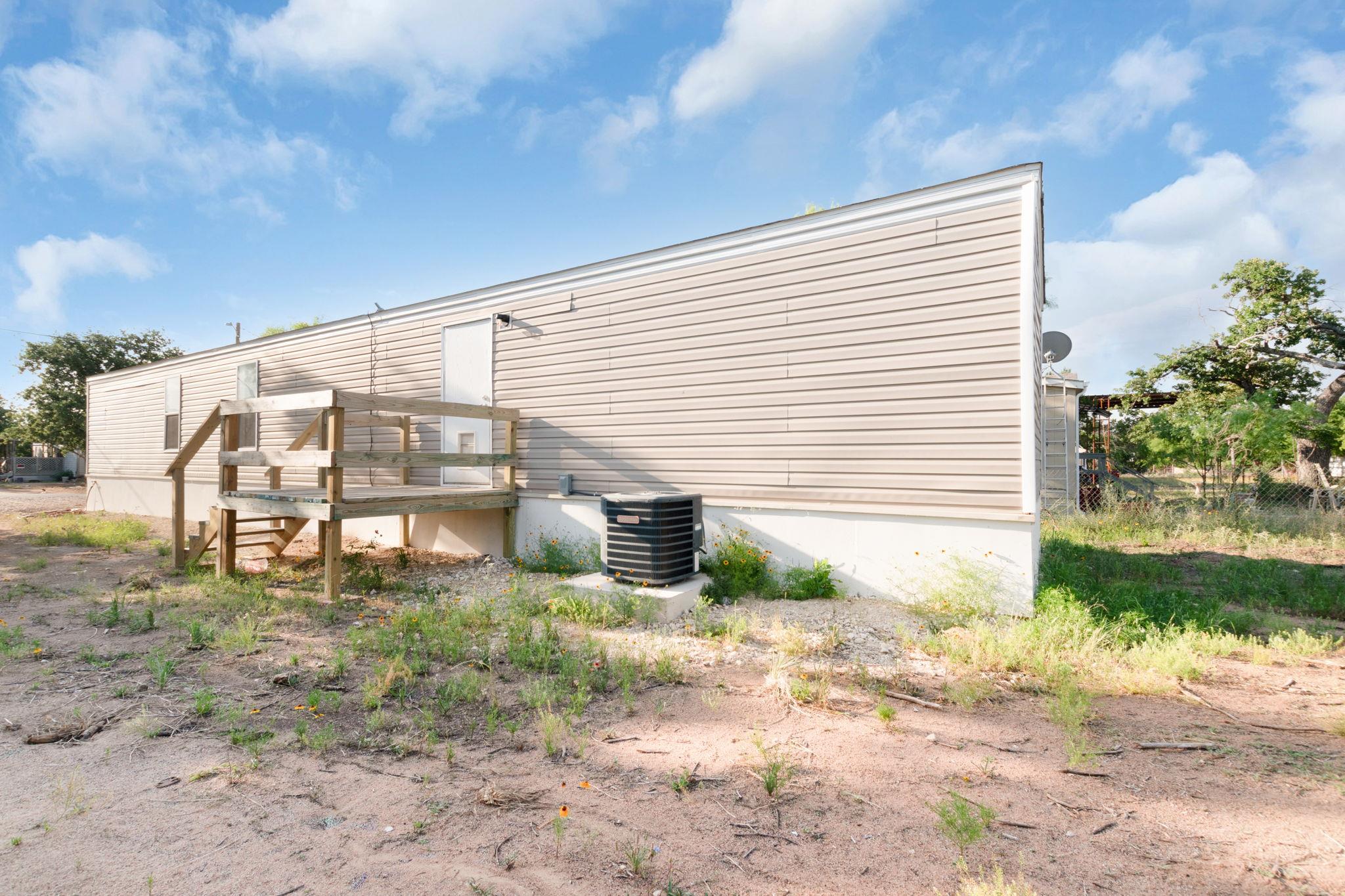 3451 Gardenia St, Kingsland, TX 78639