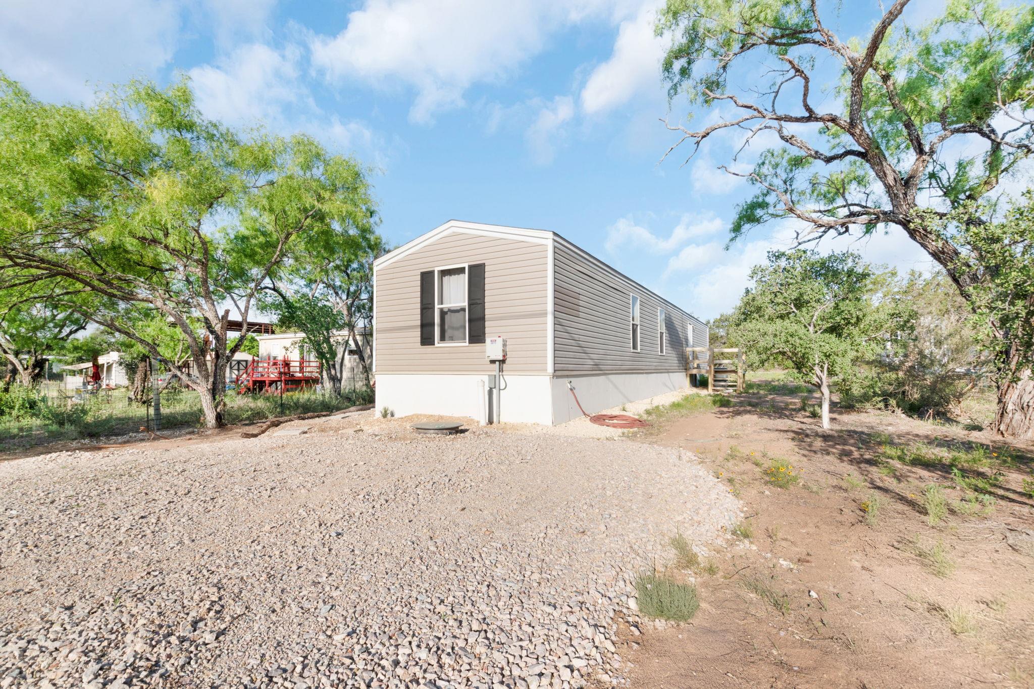 3451 Gardenia St, Kingsland, TX 78639