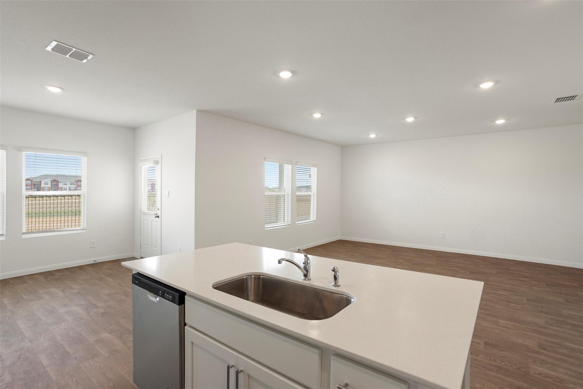 121 FLORA VISTA St, San Marcos, TX 78666