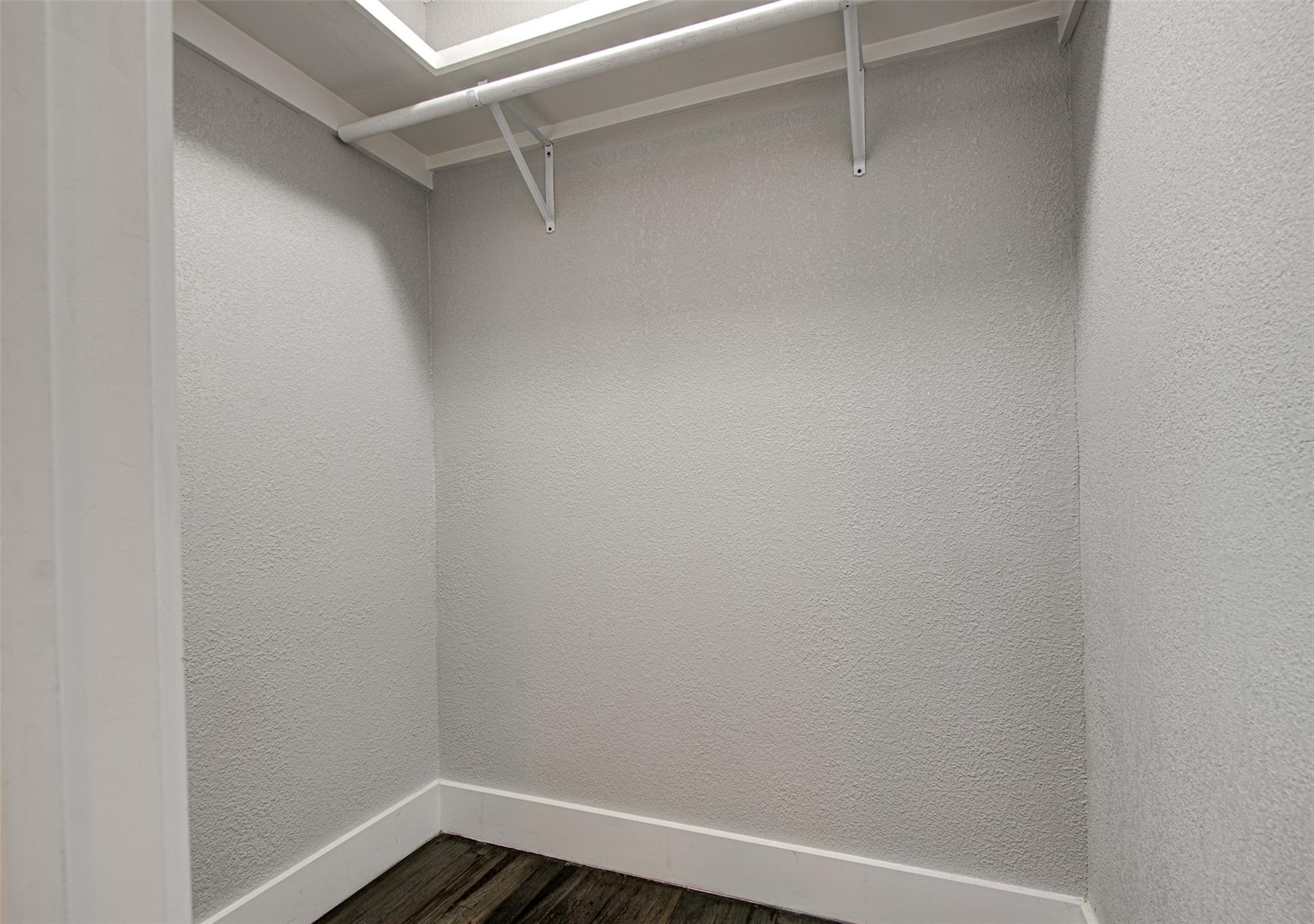 2200 E 14th St # 1, Austin, TX 78702