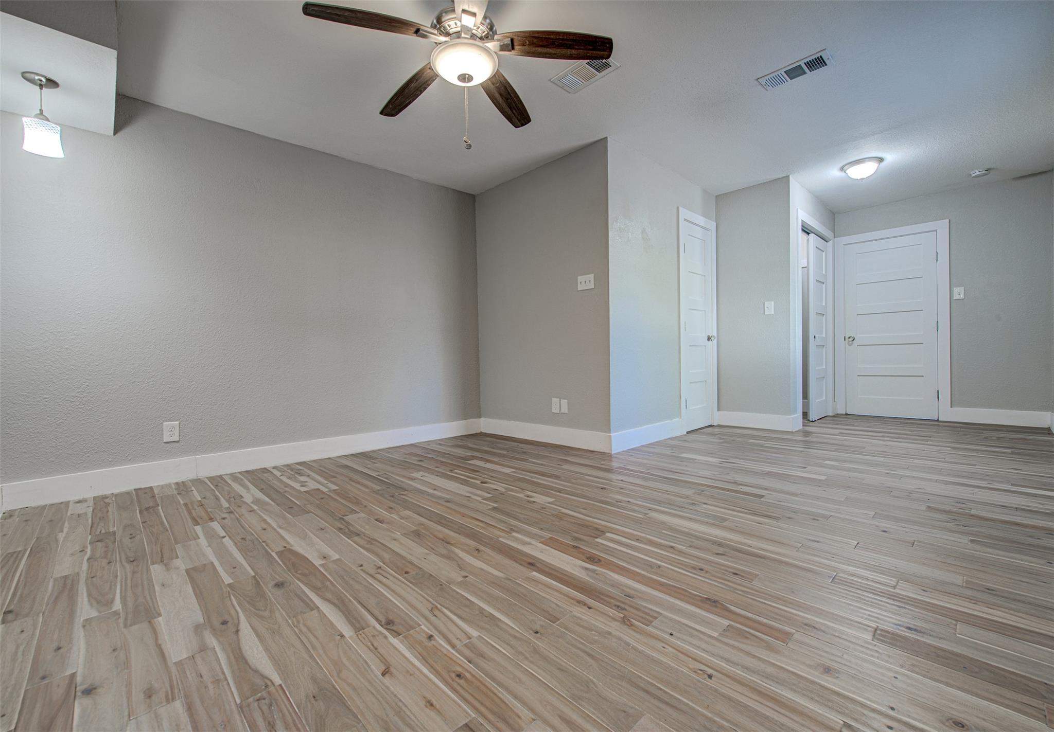 2200 E 14th St # 1, Austin, TX 78702