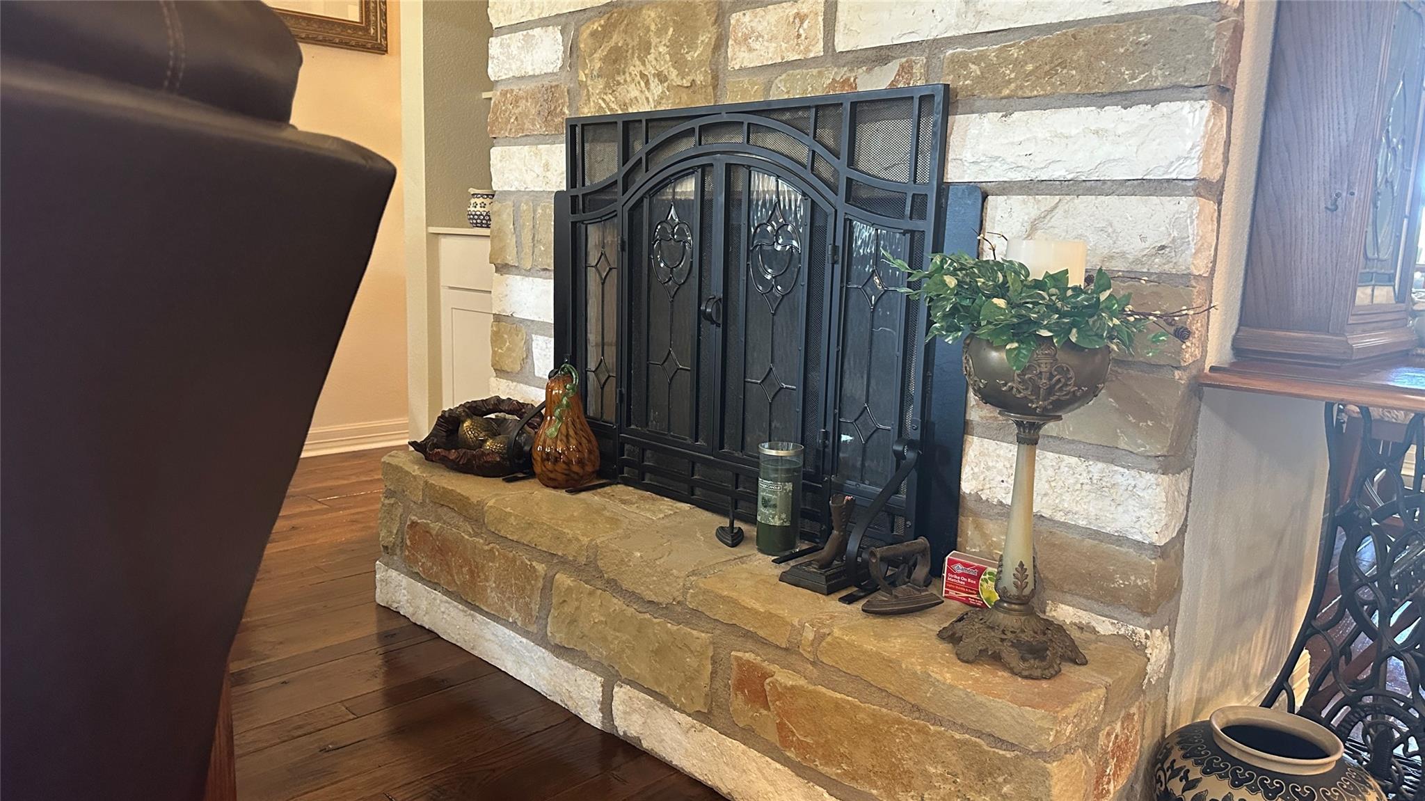 213 Joe Cole Ln, Smithville, TX 78957