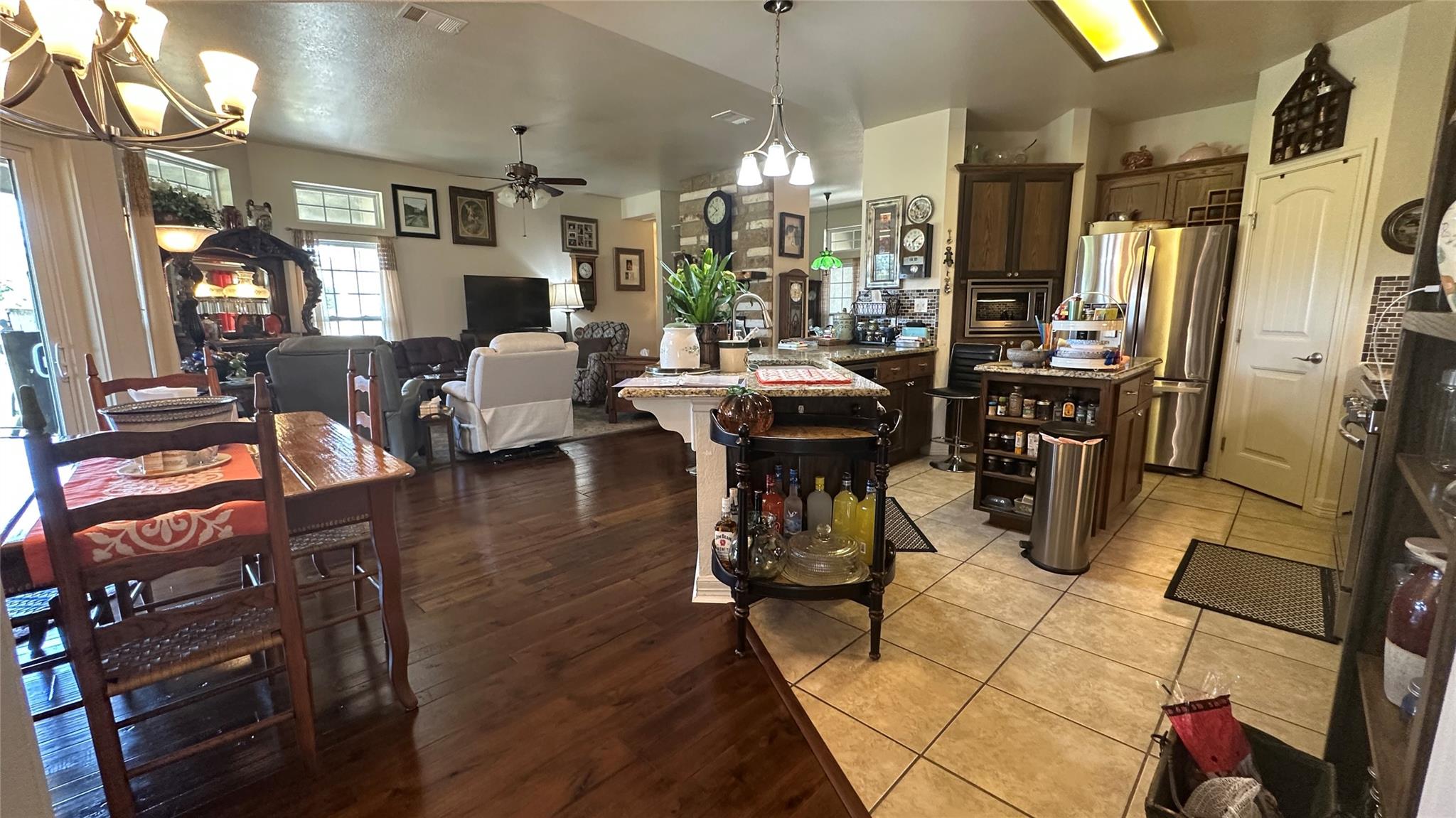 213 Joe Cole Ln, Smithville, TX 78957