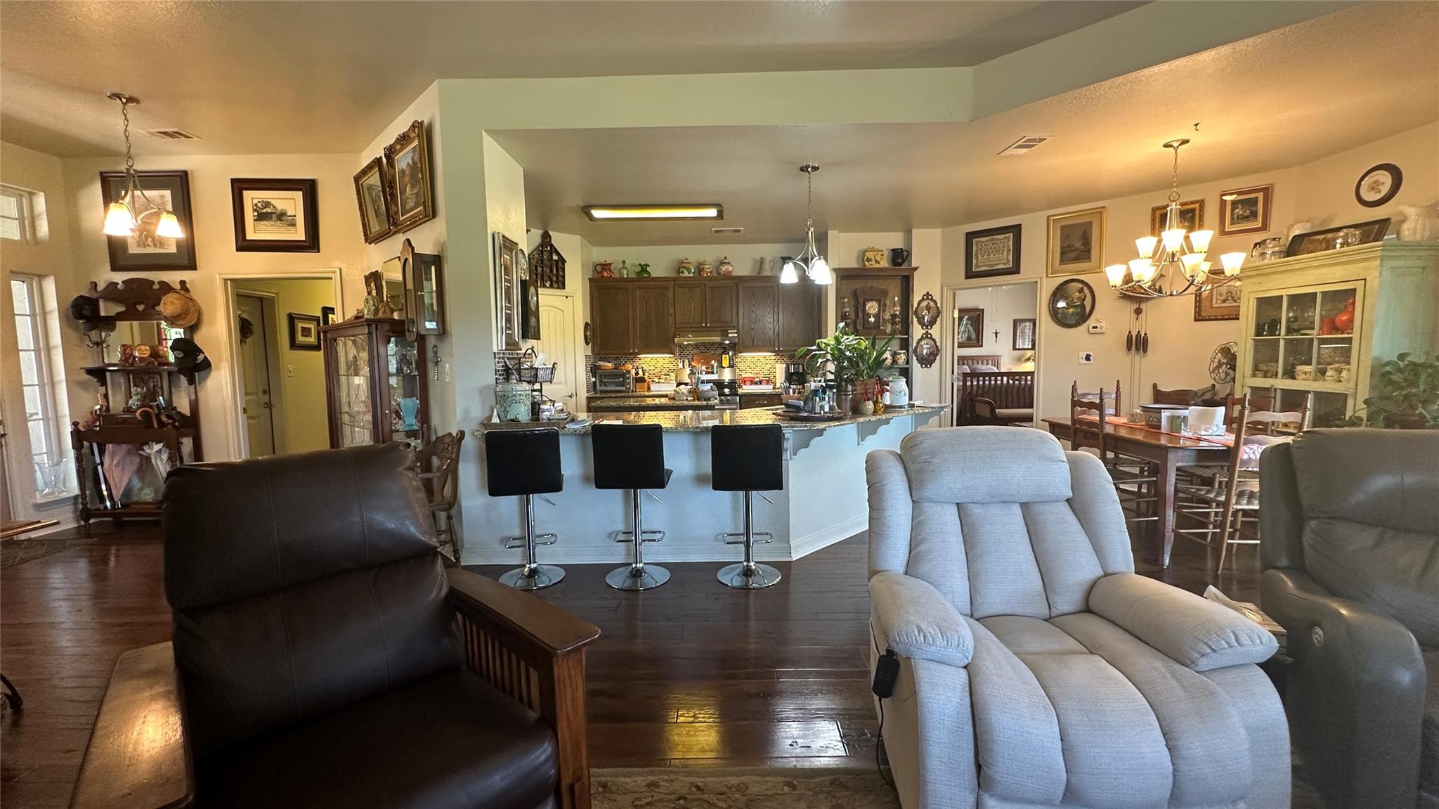 213 Joe Cole Ln, Smithville, TX 78957