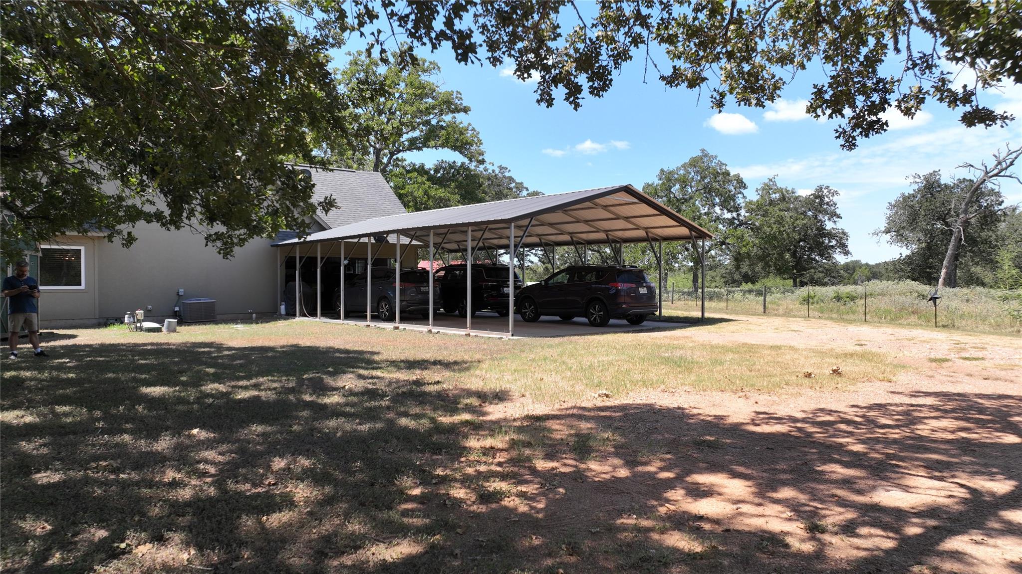 213 Joe Cole Ln, Smithville, TX 78957