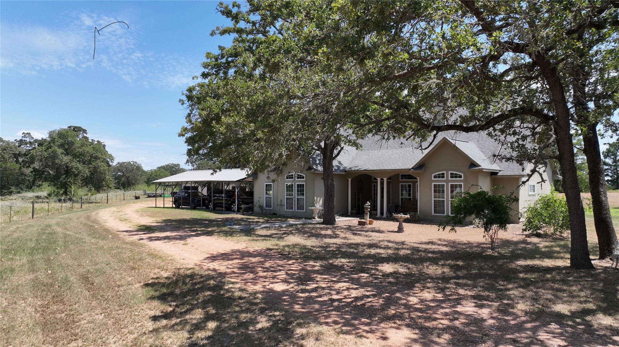 213 Joe Cole Ln, Smithville, TX 78957
