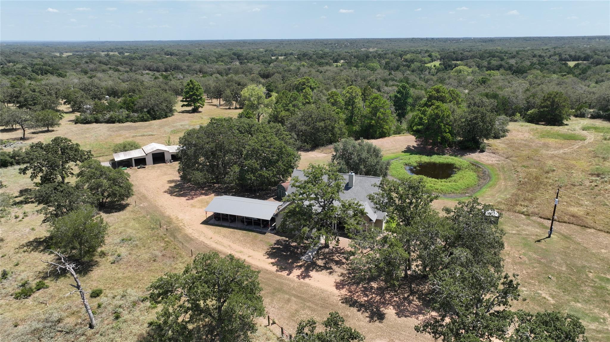 213 Joe Cole Ln, Smithville, TX 78957