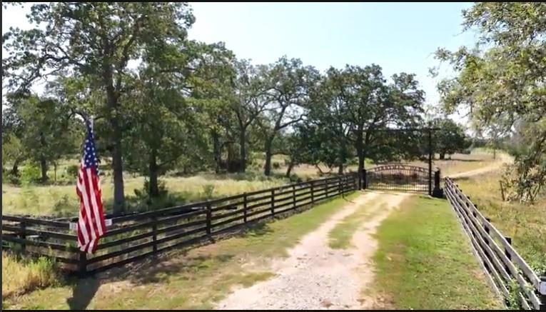 213 Joe Cole Ln, Smithville, TX 78957