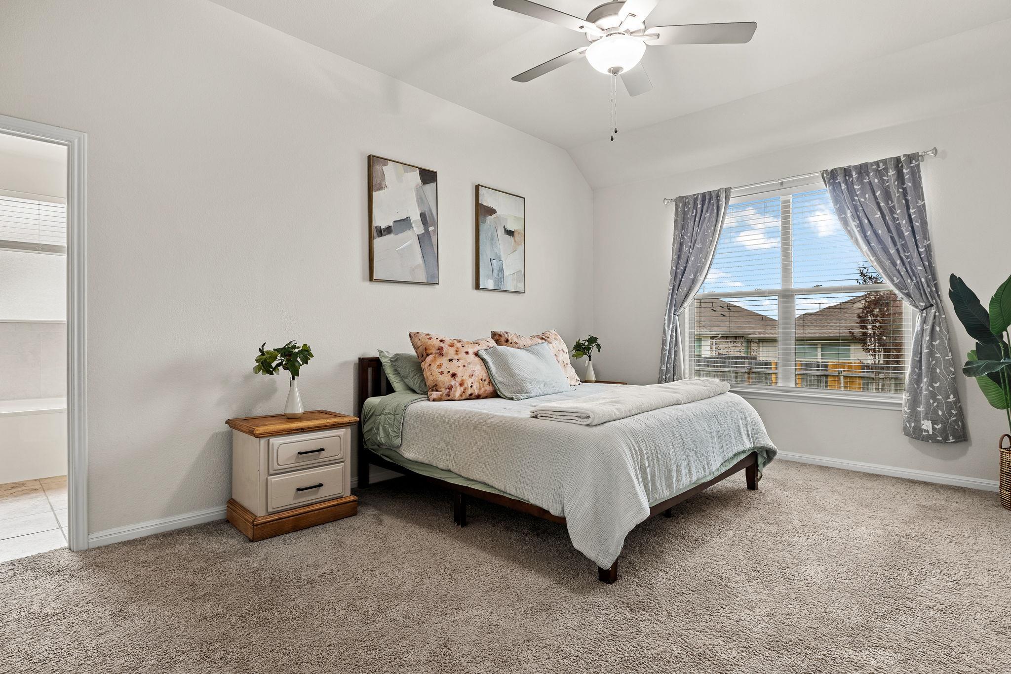 249 Tanda Ln, Hutto, TX 78634