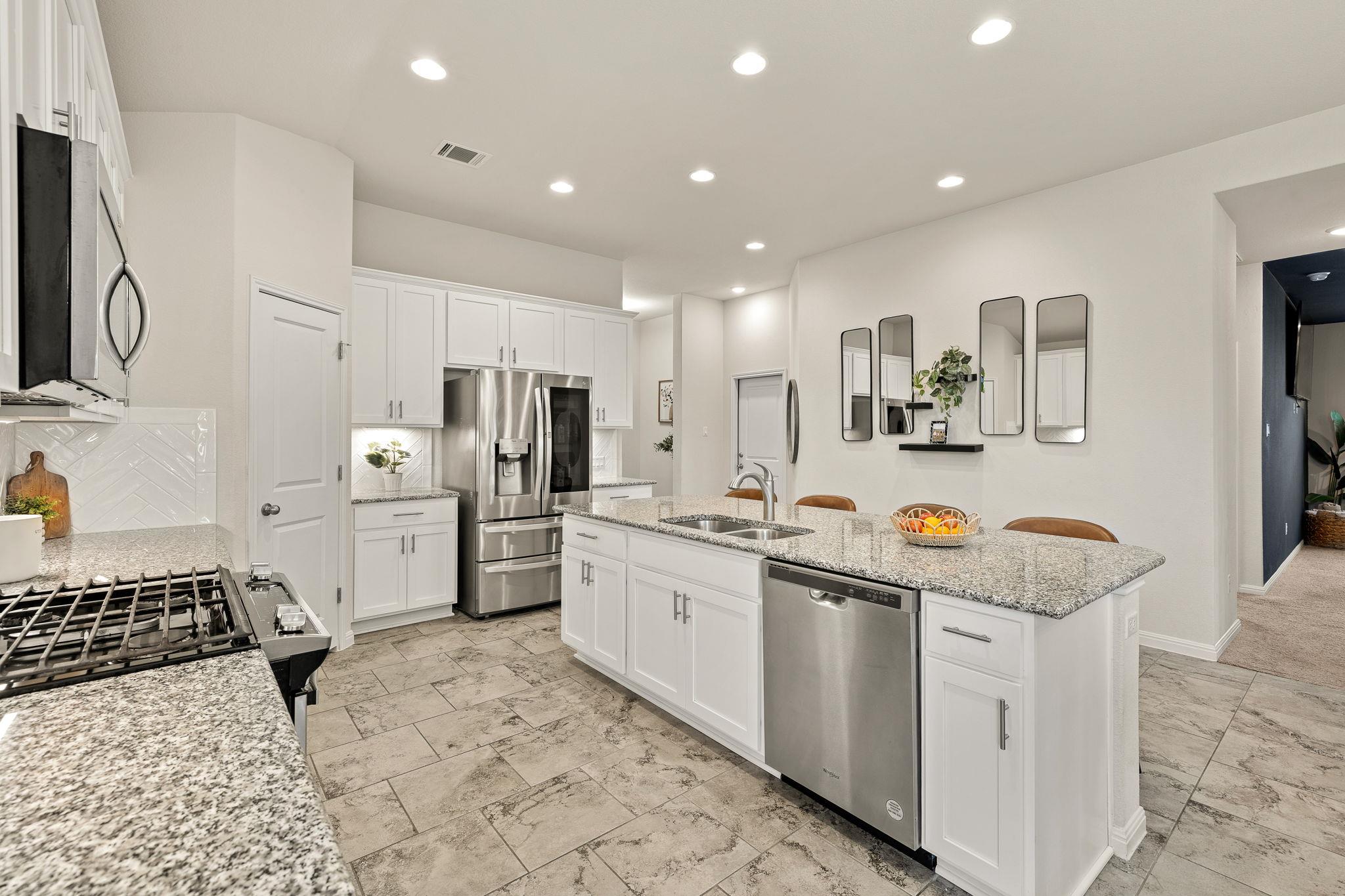 249 Tanda Ln, Hutto, TX 78634