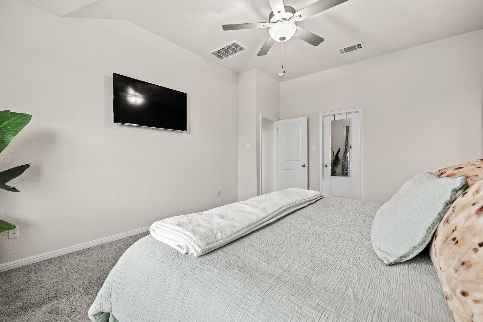 249 Tanda Ln, Hutto, TX 78634