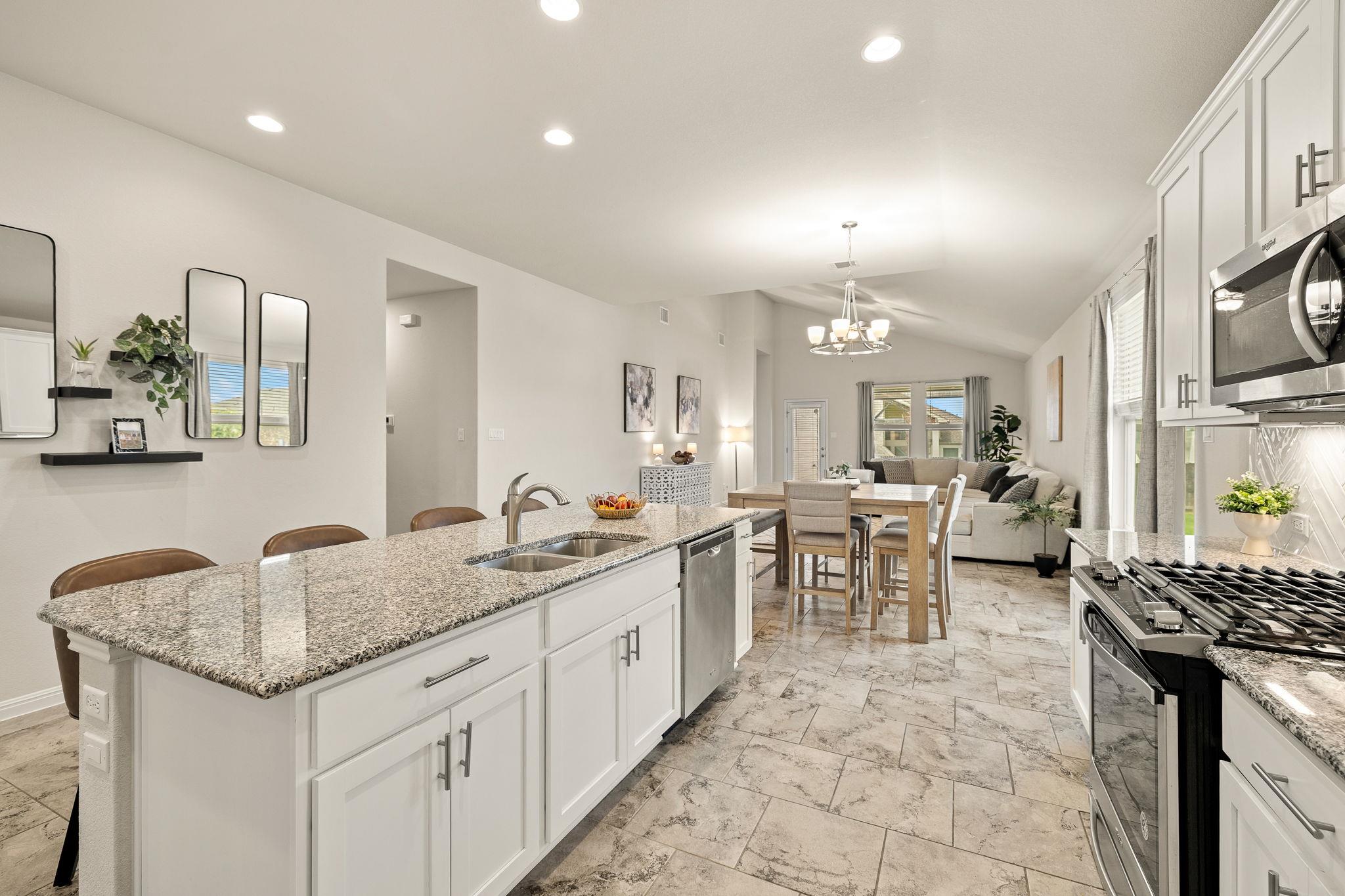 249 Tanda Ln, Hutto, TX 78634