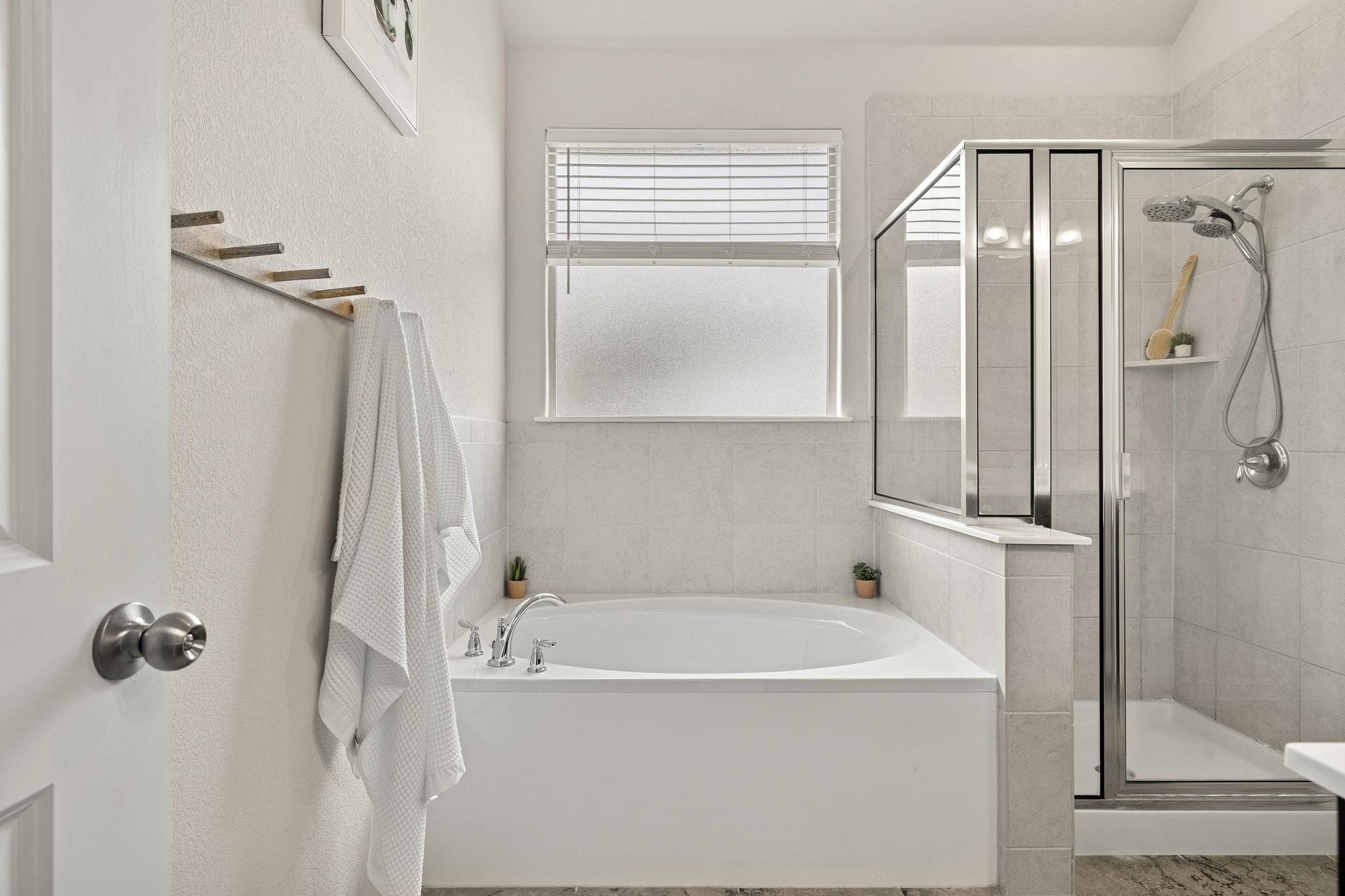 249 Tanda Ln, Hutto, TX 78634