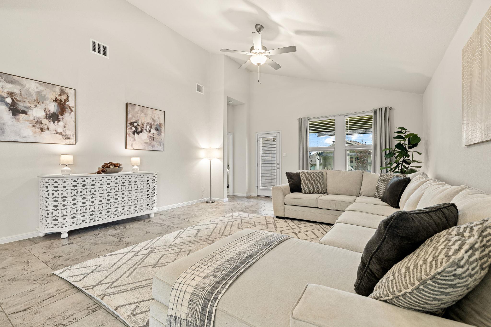 249 Tanda Ln, Hutto, TX 78634