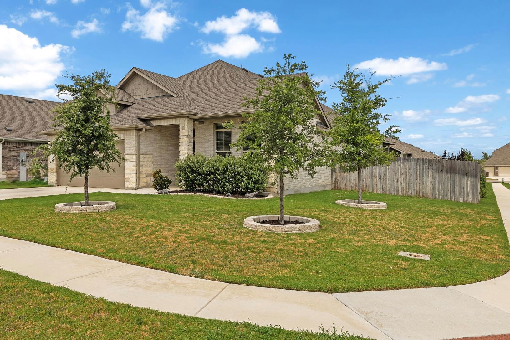 249 Tanda Ln, Hutto, TX 78634