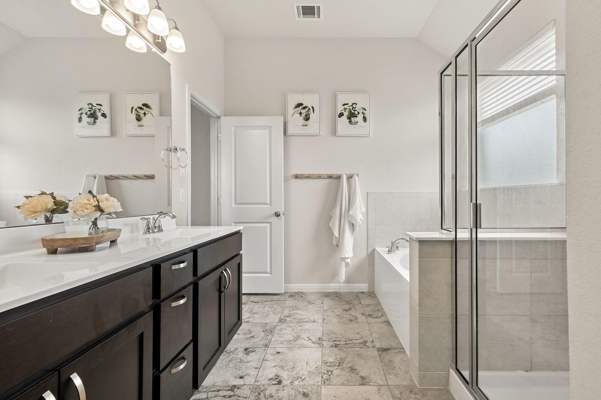 249 Tanda Ln, Hutto, TX 78634