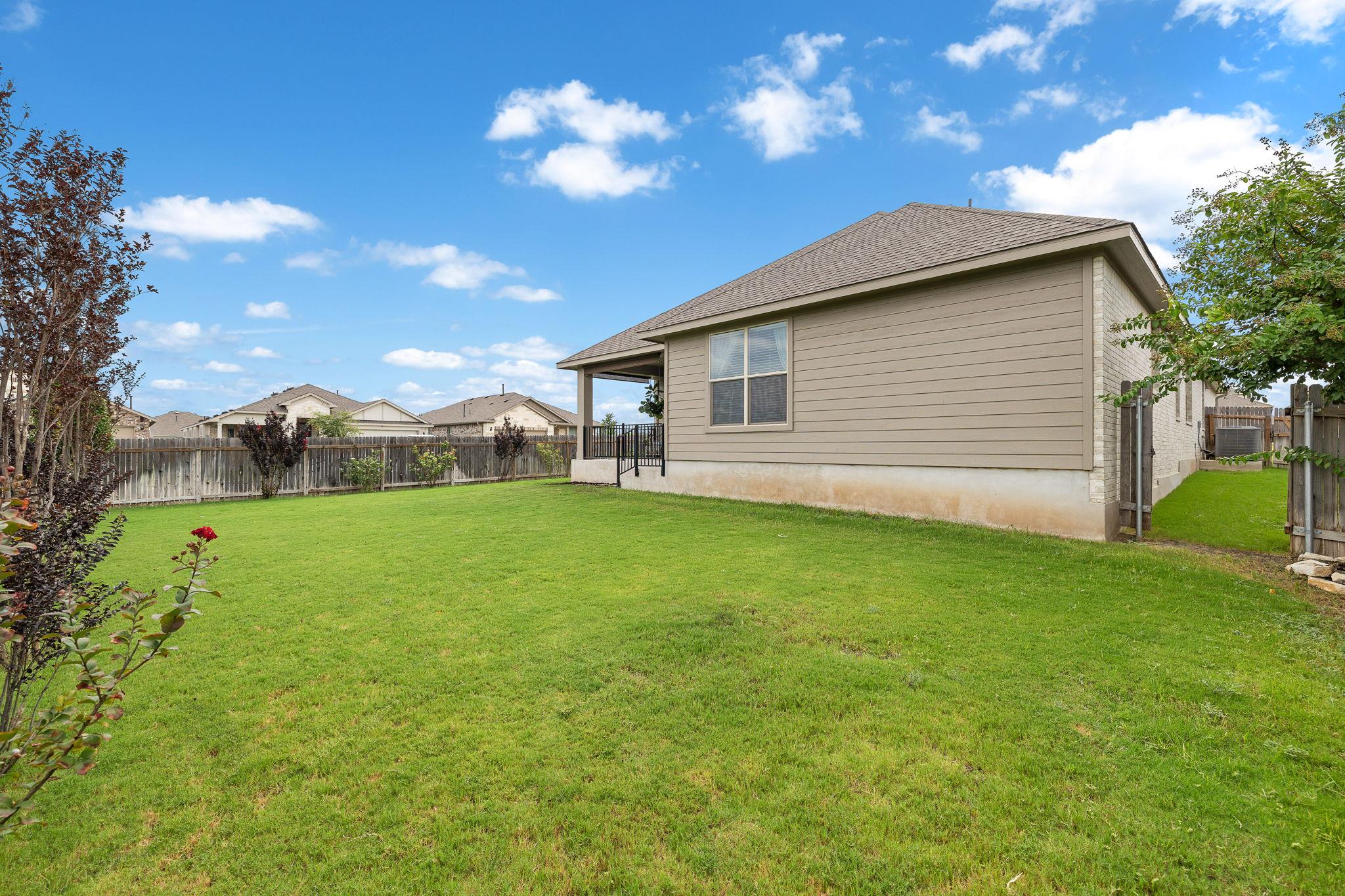 249 Tanda Ln, Hutto, TX 78634