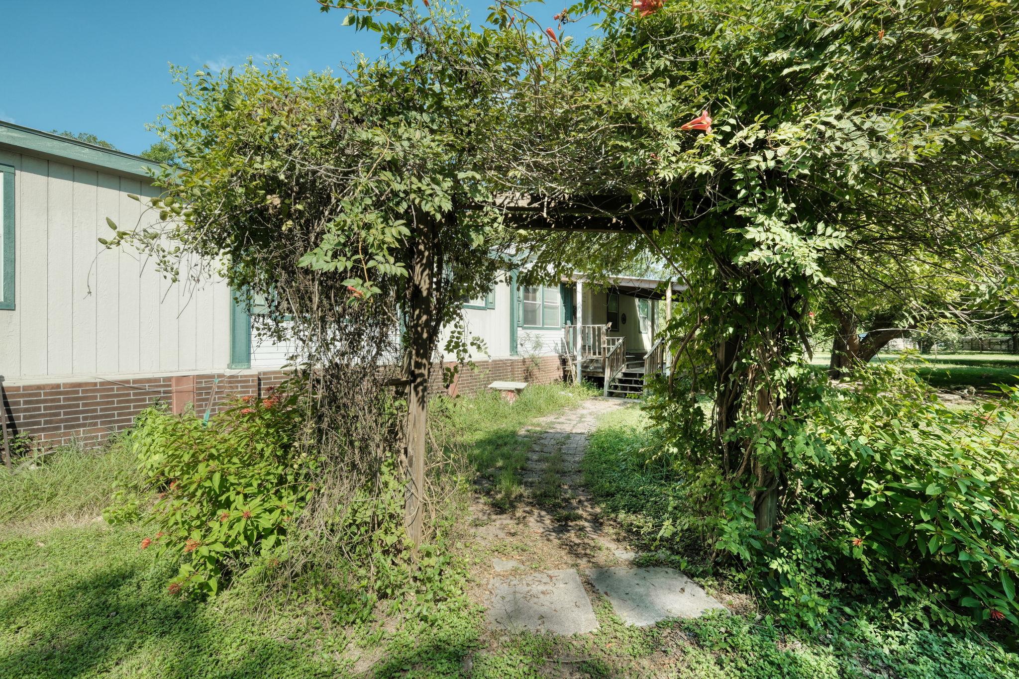 256 Chaparall Dr, Liberty Hill, TX 78642