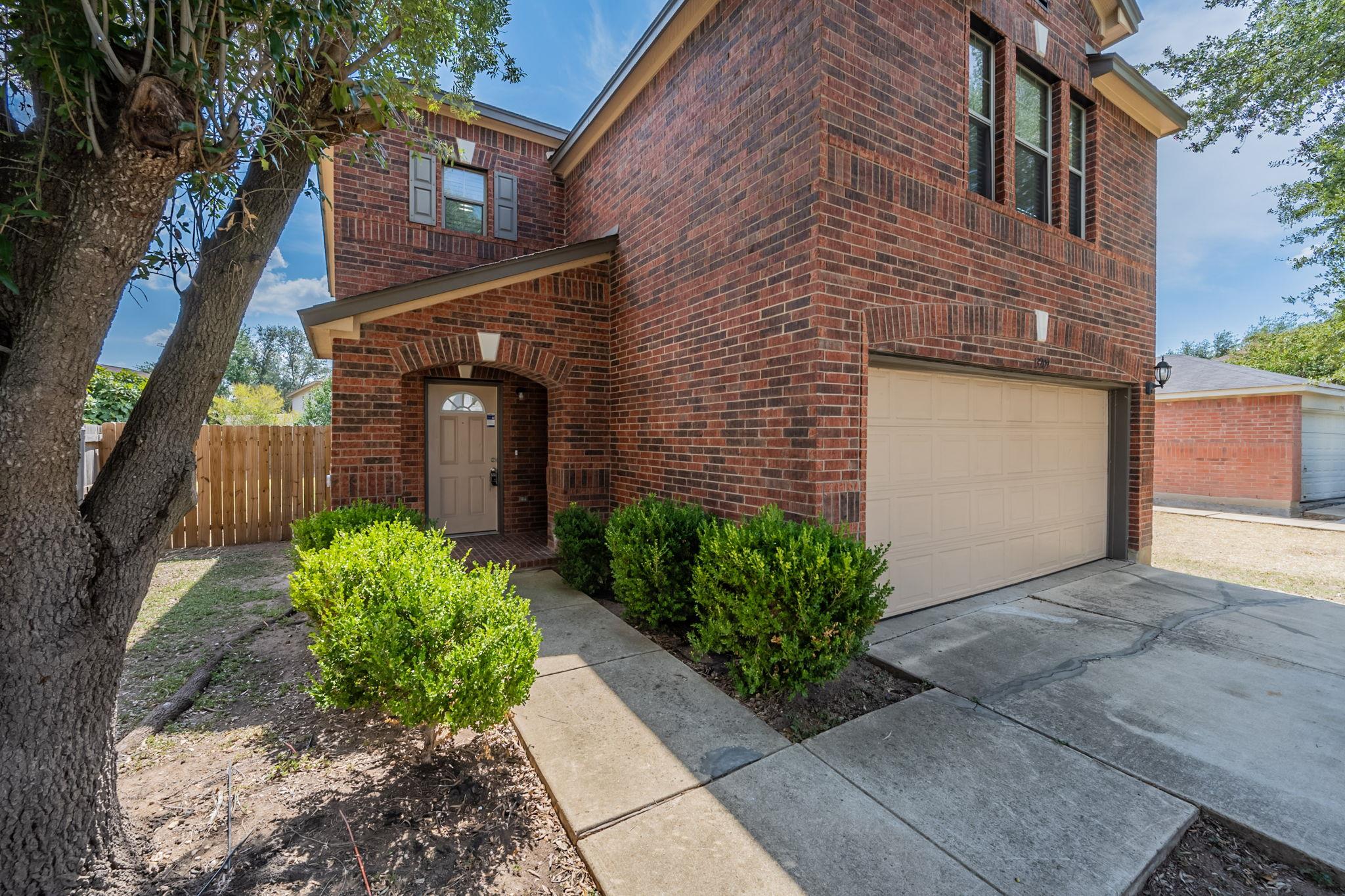 13209 Thome Valley Dr, Del Valle, TX 78617