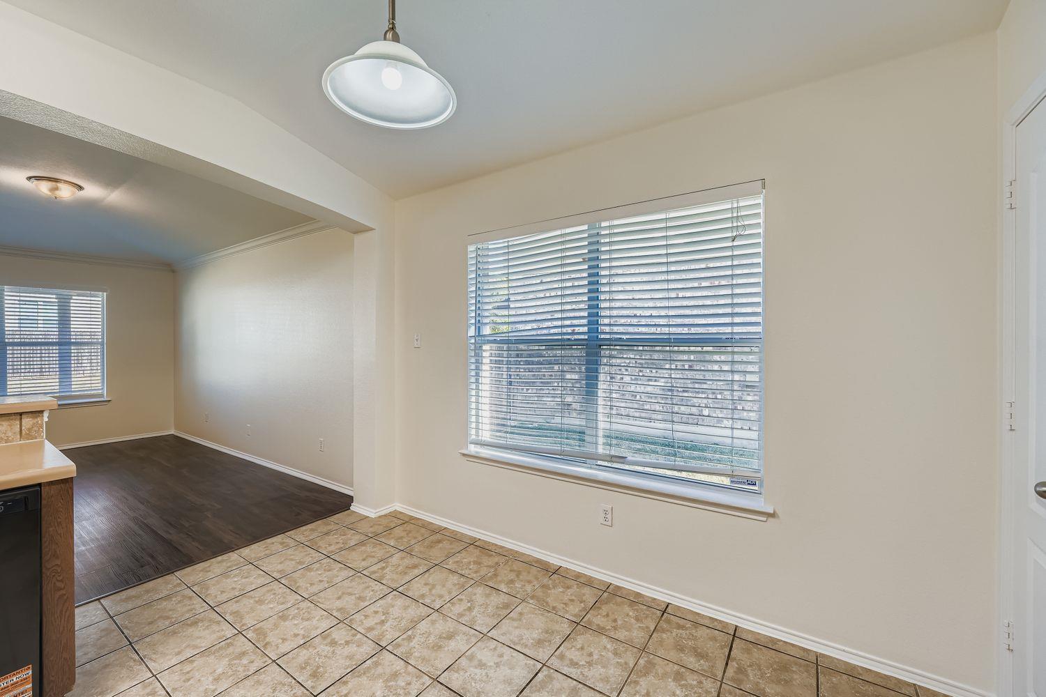 12612 Wayne Spur Ln, Elgin, TX 78621