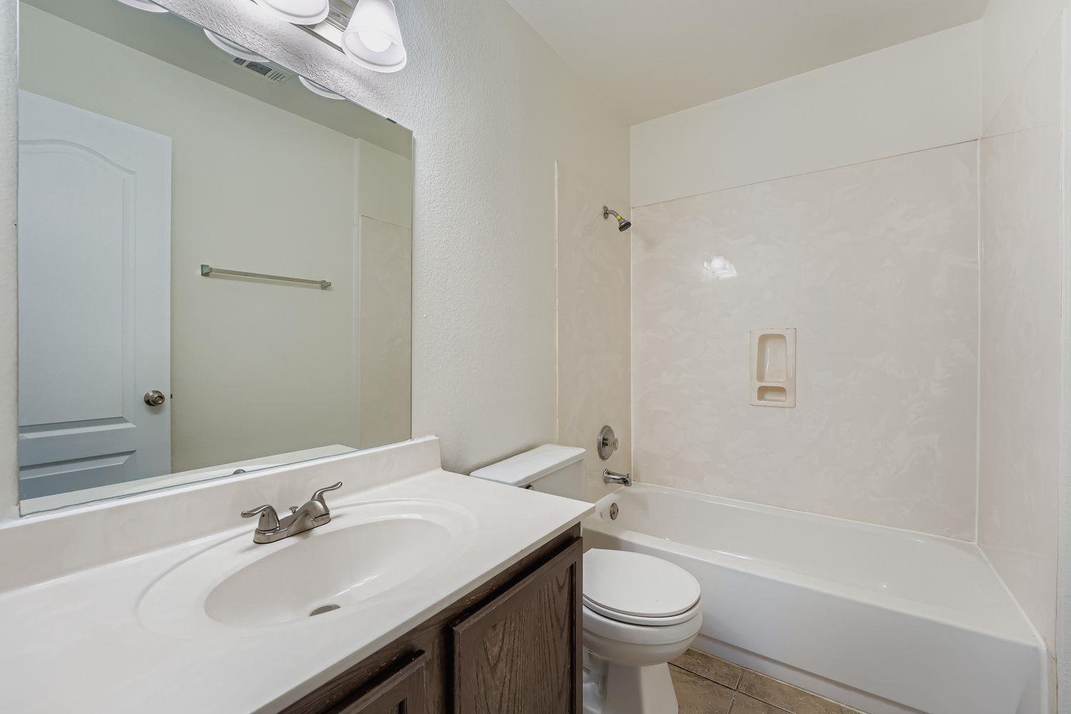 12612 Wayne Spur Ln, Elgin, TX 78621