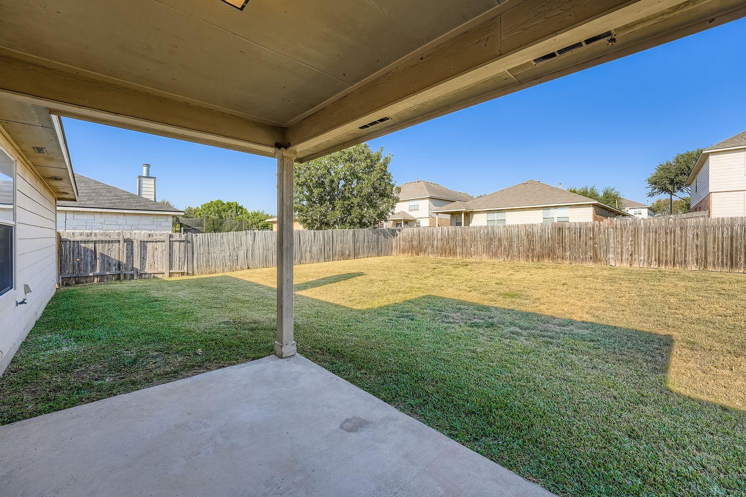 12612 Wayne Spur Ln, Elgin, TX 78621