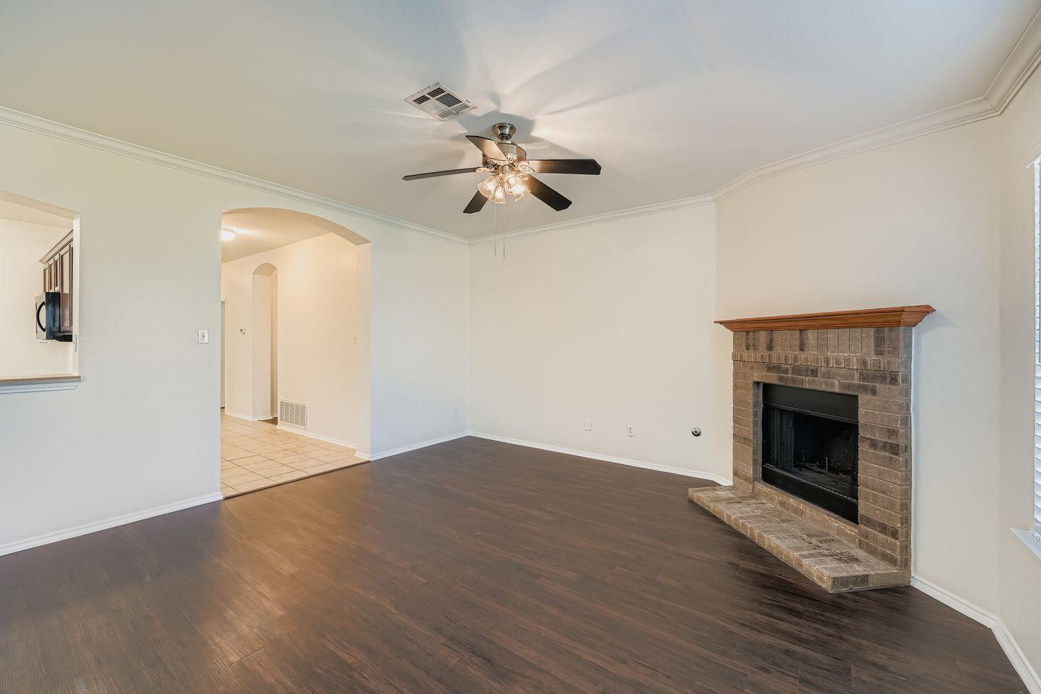 12612 Wayne Spur Ln, Elgin, TX 78621