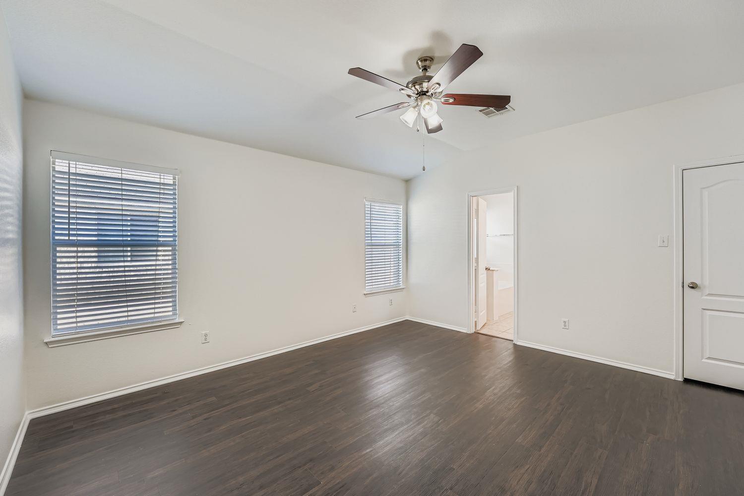 12612 Wayne Spur Ln, Elgin, TX 78621