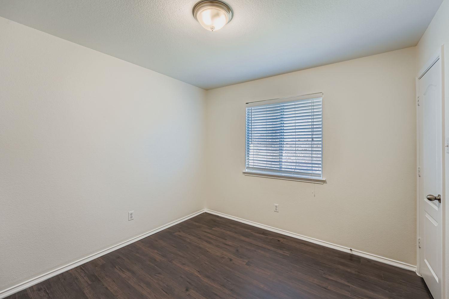 12612 Wayne Spur Ln, Elgin, TX 78621