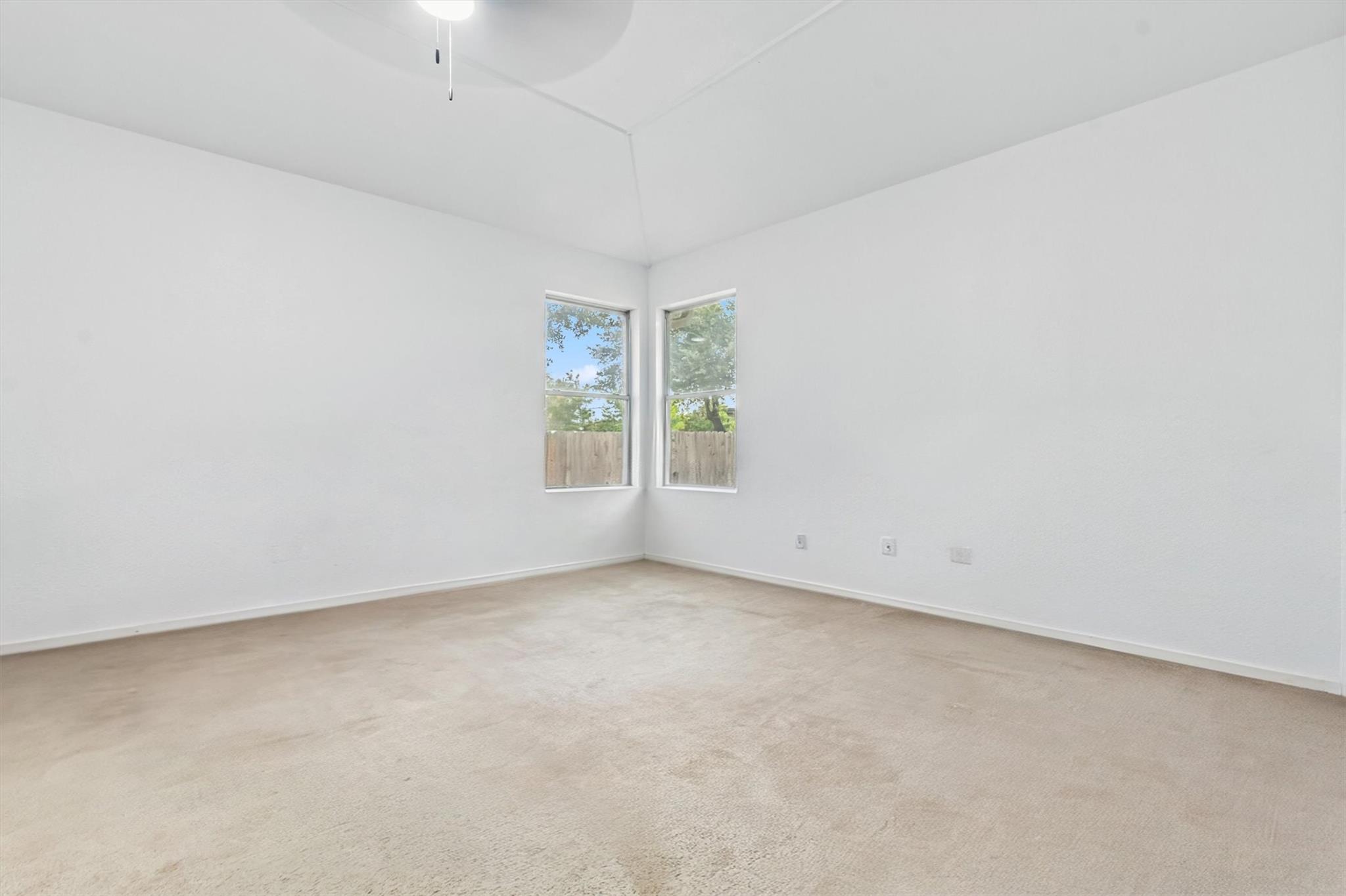 913 Tanglewood Dr, Leander, TX 78641