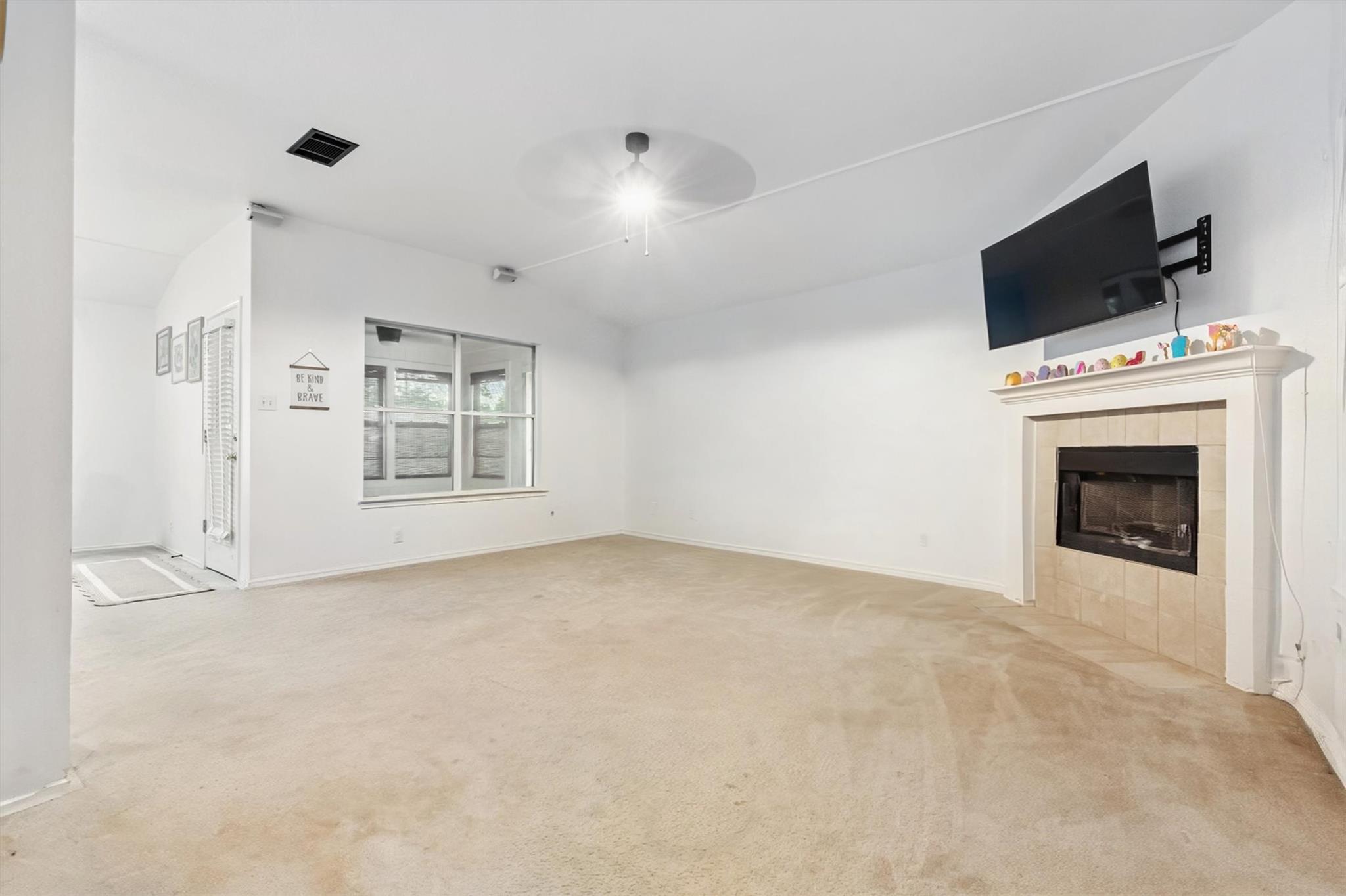 913 Tanglewood Dr, Leander, TX 78641