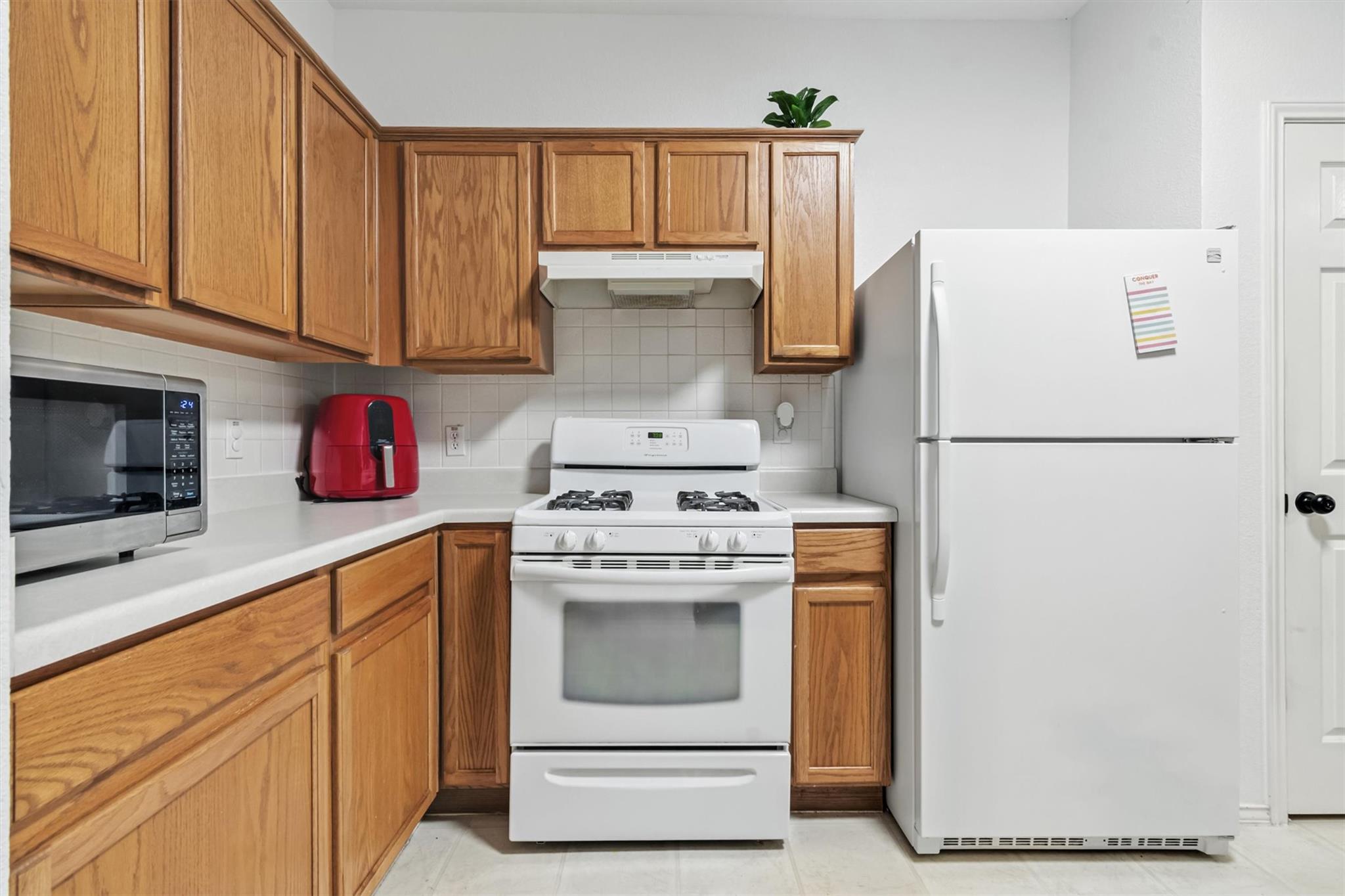 913 Tanglewood Dr, Leander, TX 78641